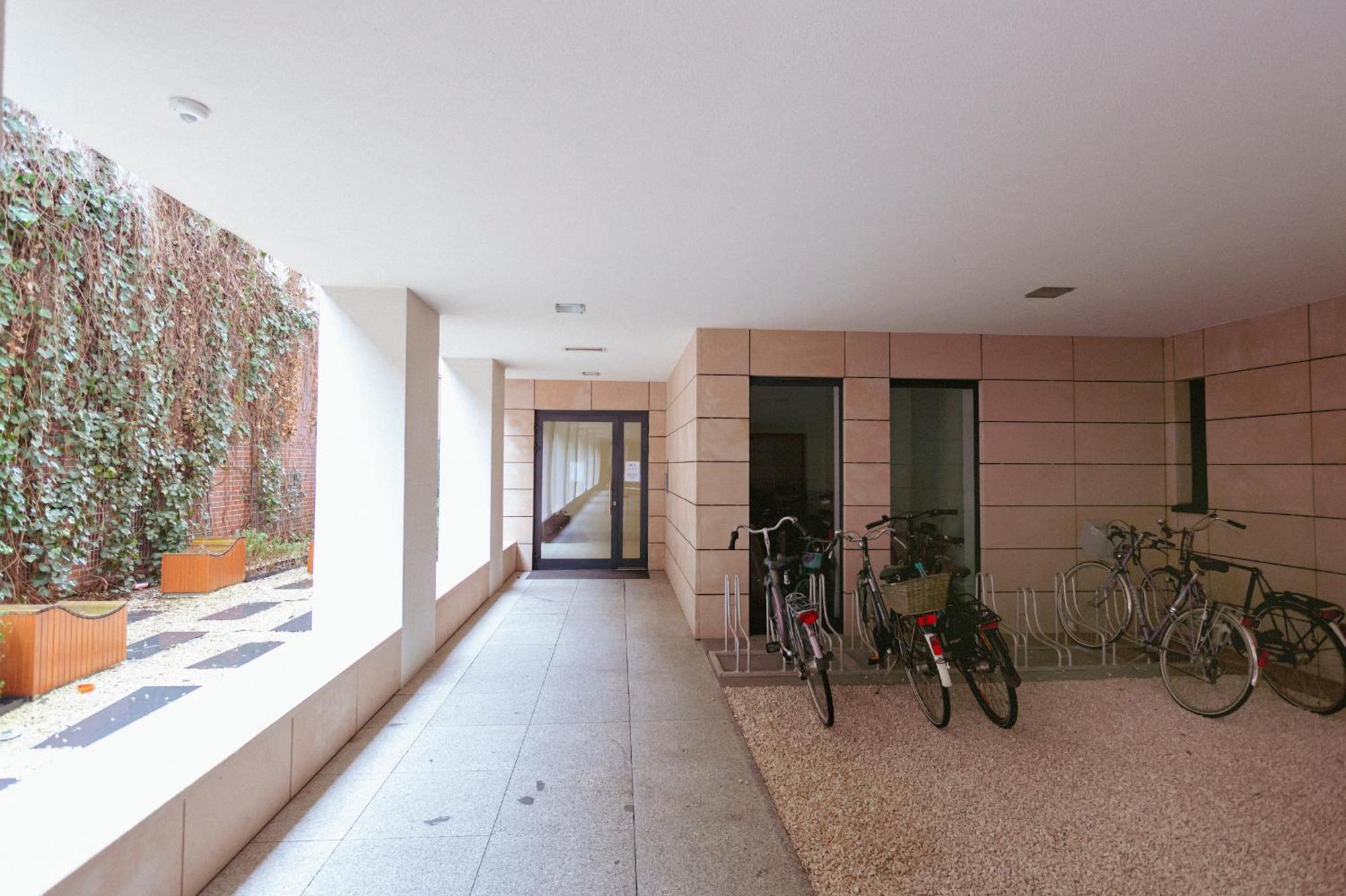 Hoza 55 - Piekny Cichy Ogrodek - Bezplatny Podziemny Parking - Free Parking - Better * Warsaw