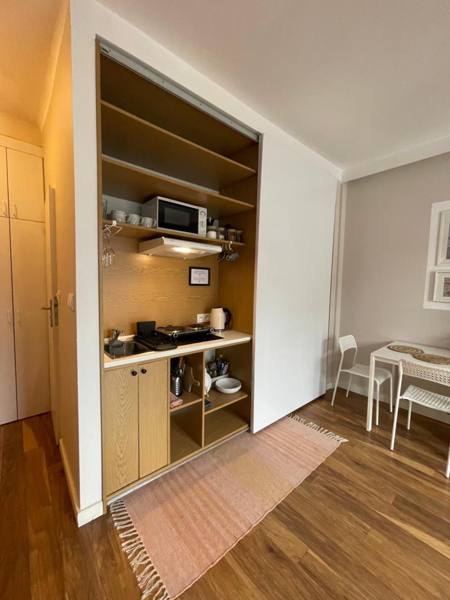 W Centrum Warszawy Ulica Chmielna - 500m Od Dworca Centralnego - By Good Sleeping Apartment