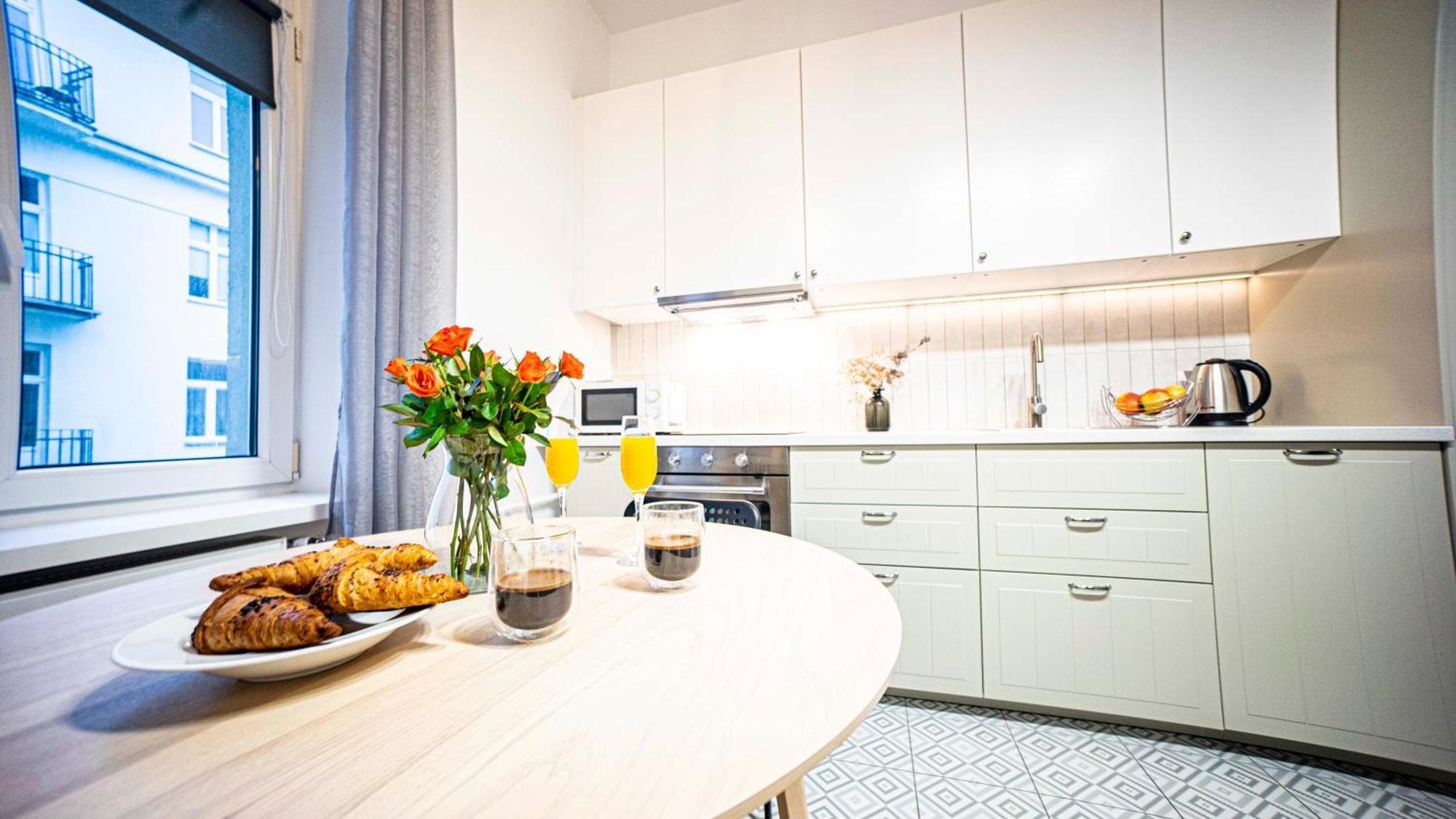 Spacious With 3 Meter Ceilings, Powisle, The Old Town * Warsaw