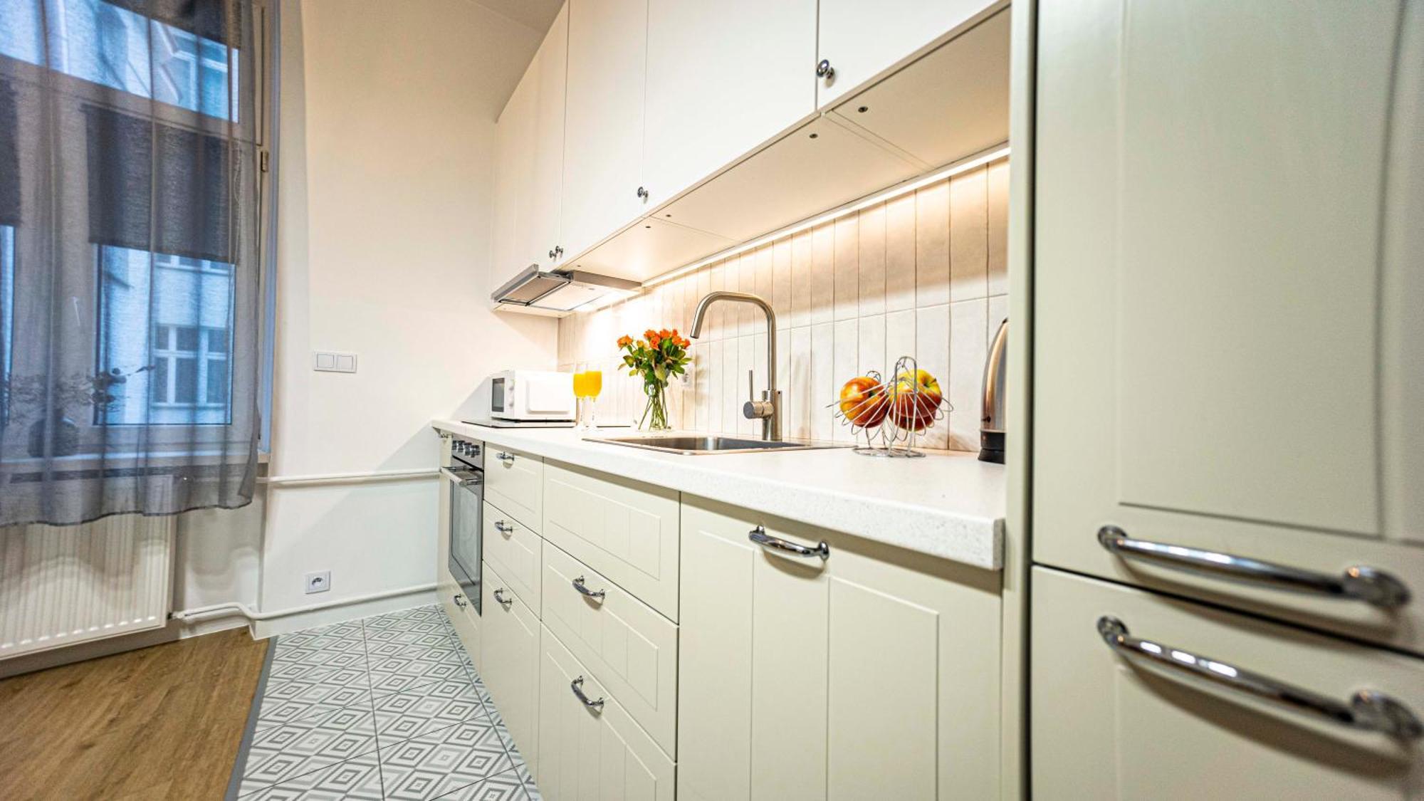 Spacious With 3 Meter Ceilings, Powisle, The Old Town Warsaw