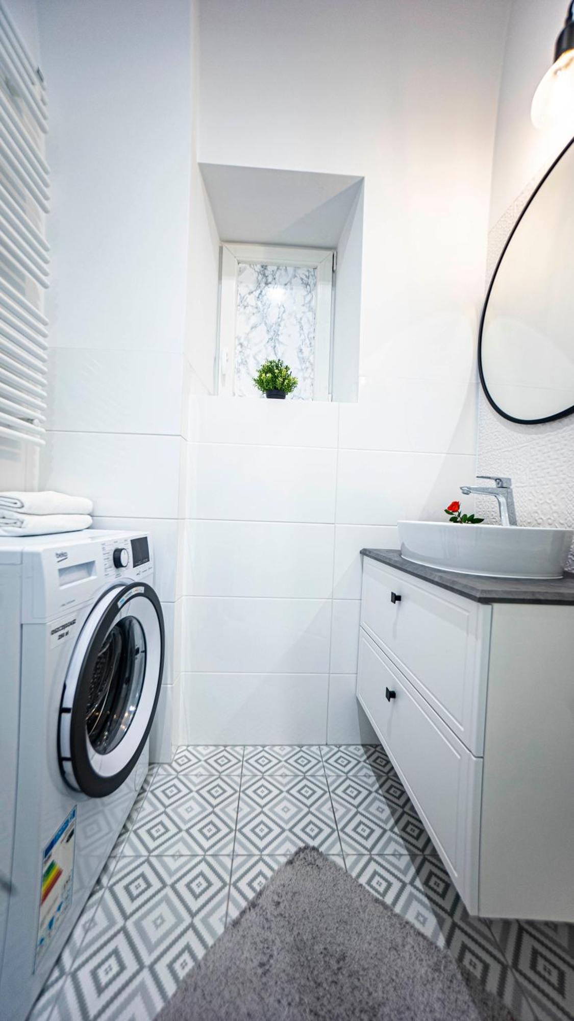 Spacious With 3 Meter Ceilings, Powisle, The Old Town * Warsaw