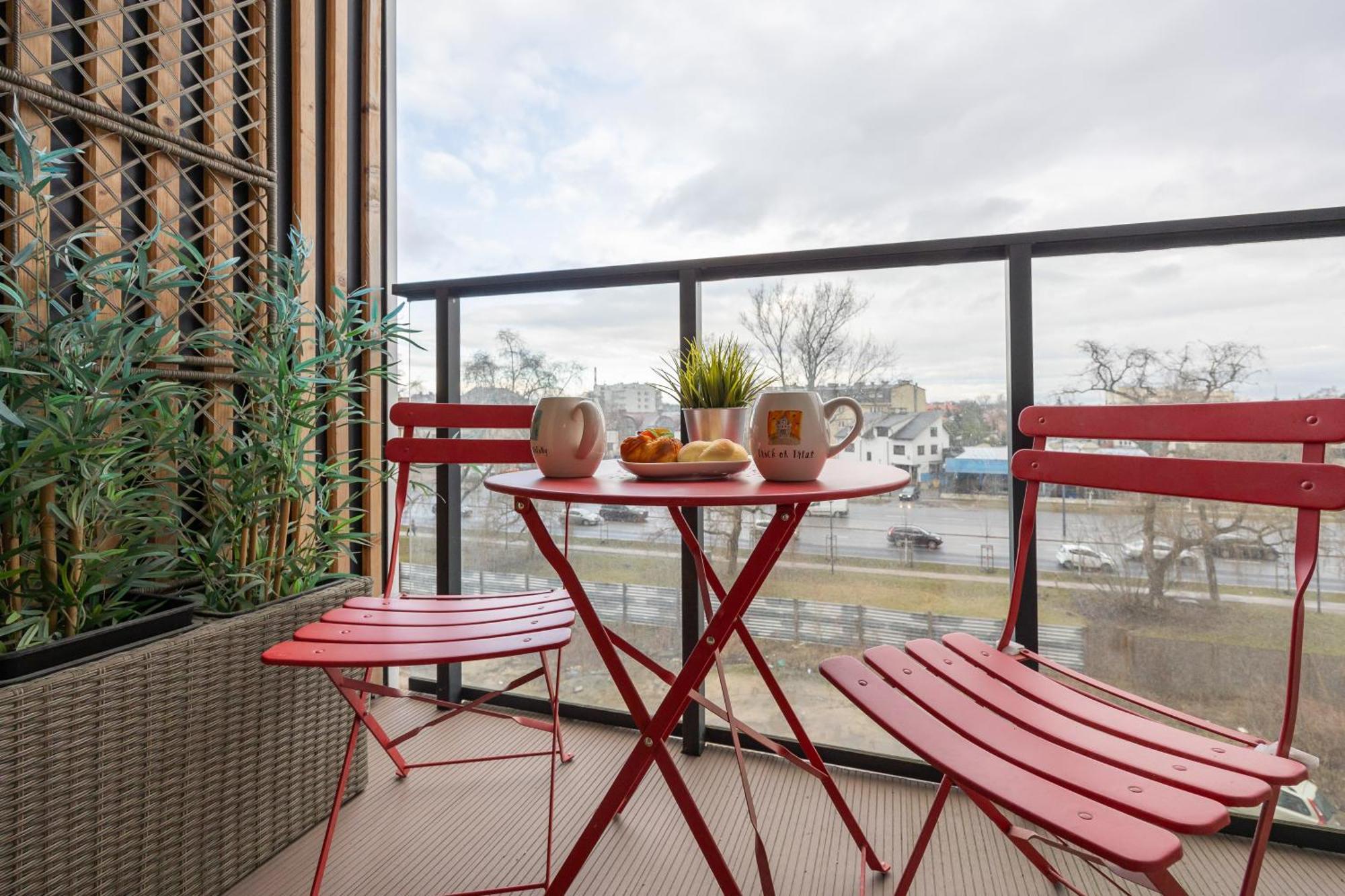 Praga Kokoryczki With Parking By Renters