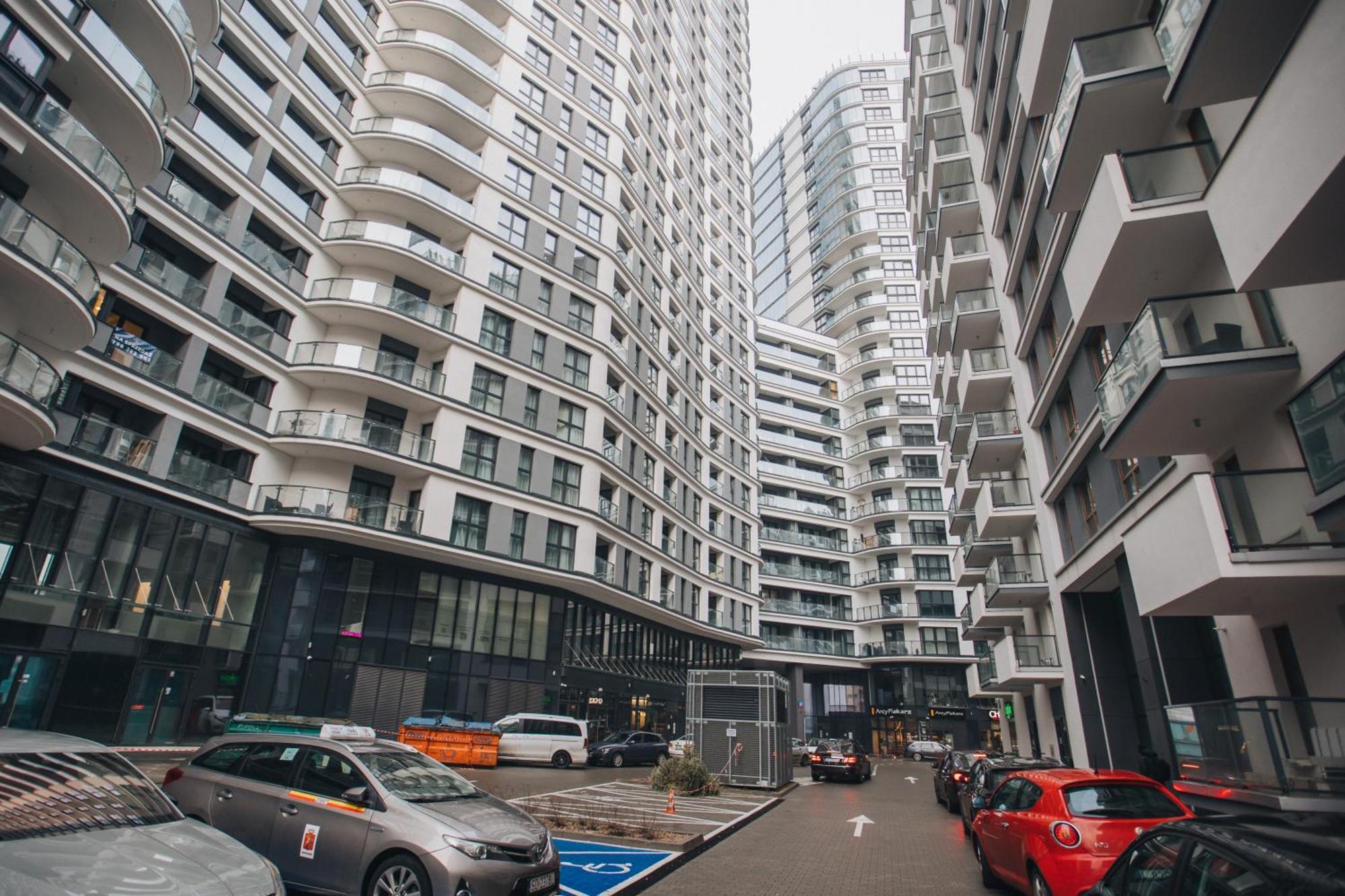 Petrovdom Apartment In Warsaw, Rc Bliska Wola Tower