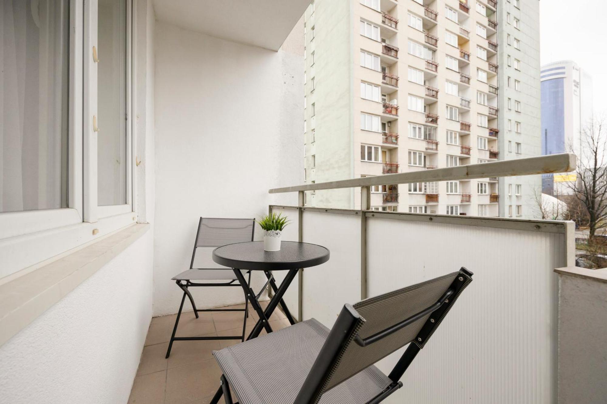 Apartment Comfortable Wola & Balcony By Renters *
