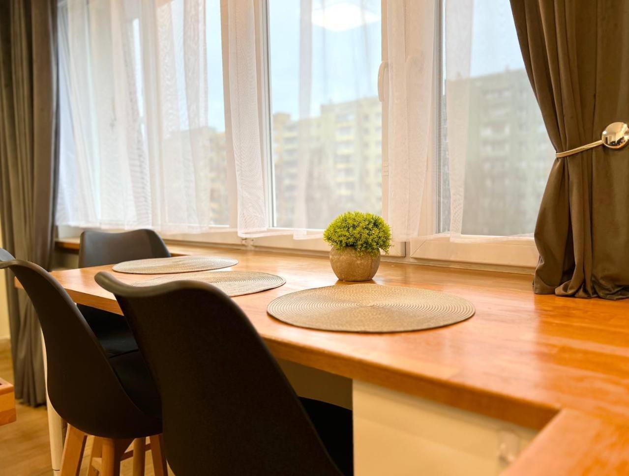 K22 Airport Chopin B Apartamento *