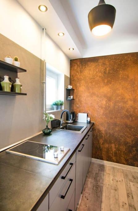 Apartment Bright 7th Floor With Balcony & View *