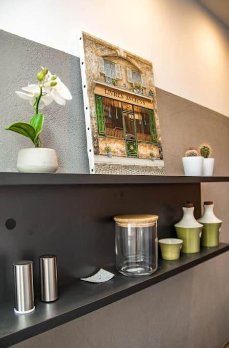 Bright 7th Floor With Balcony & View Apartment