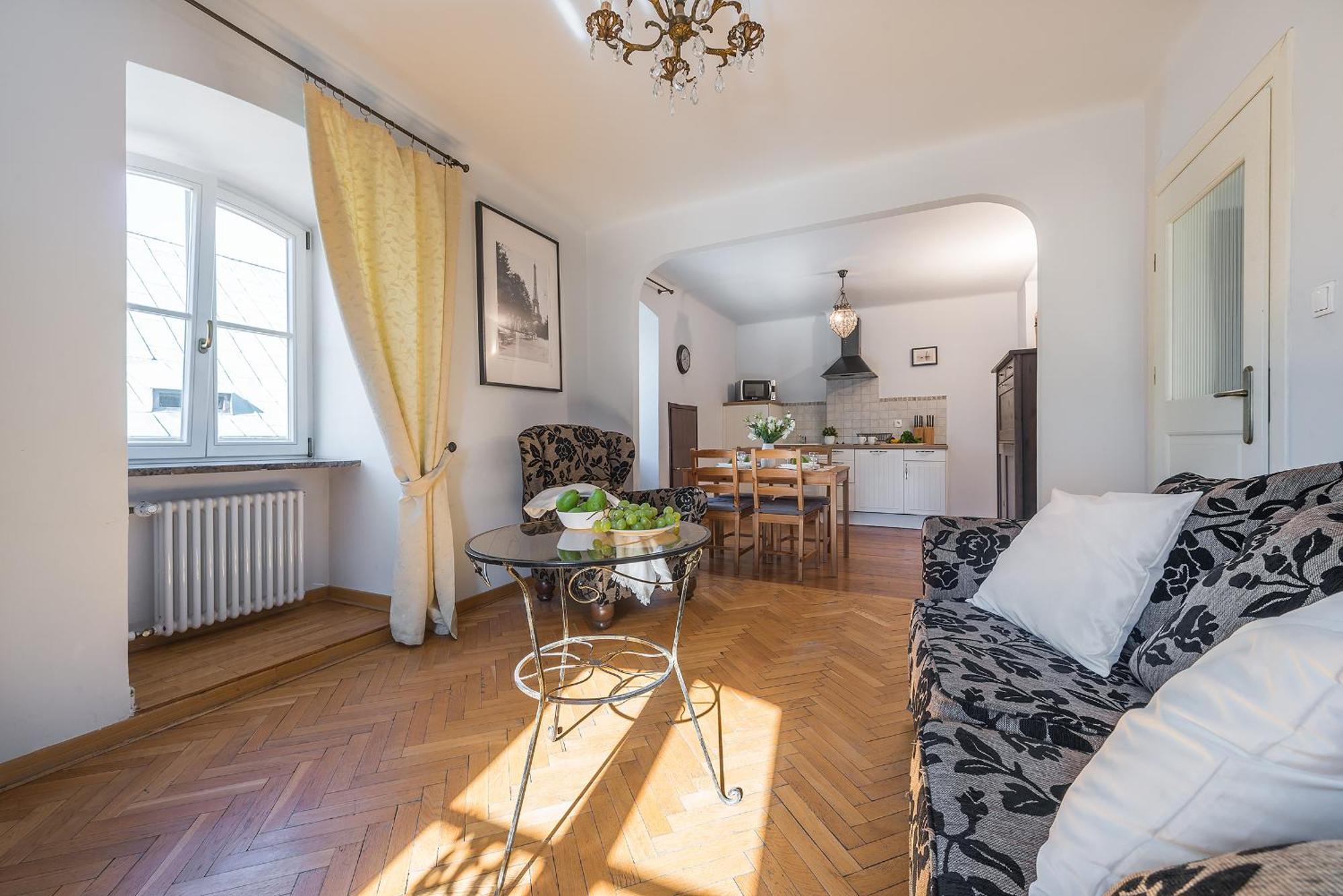 Old Town Penthouse P&o Serviced Apartamento *