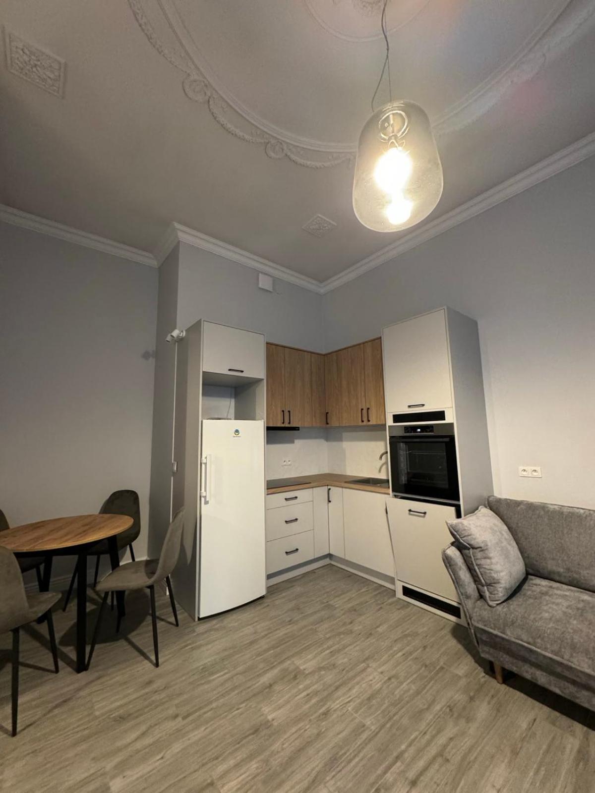 Nowogrodzka 6a 17 * Warszawa