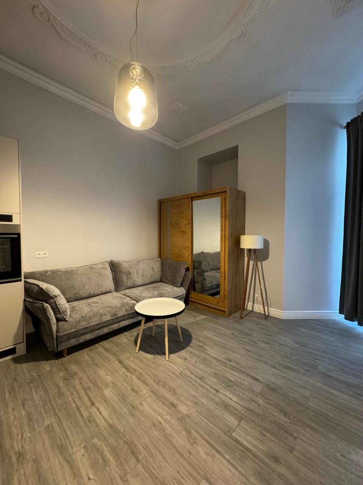 Apartament Nowogrodzka 6a 17 *