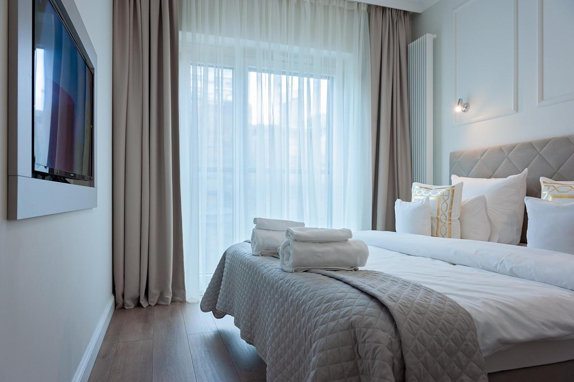 Apartment Mennica Patronus Warsaw