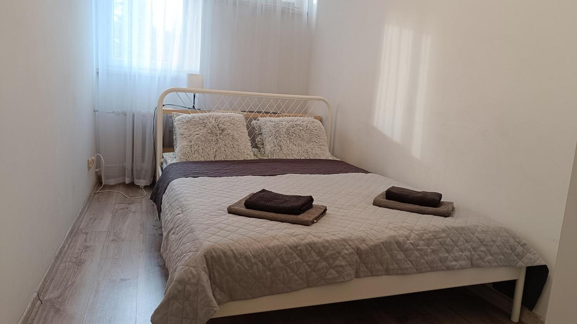 Centrum - Metro Rondo Onz Apartment