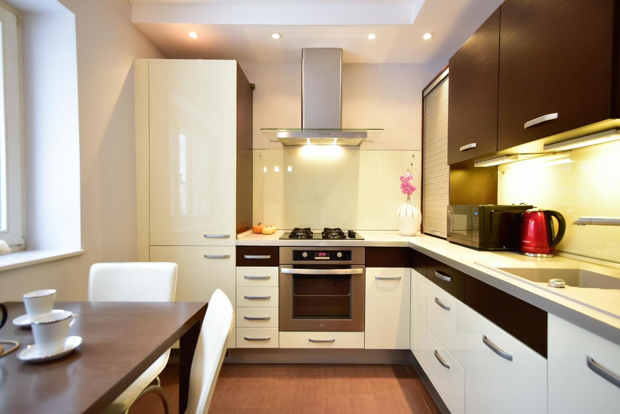 Apartment Pol In
