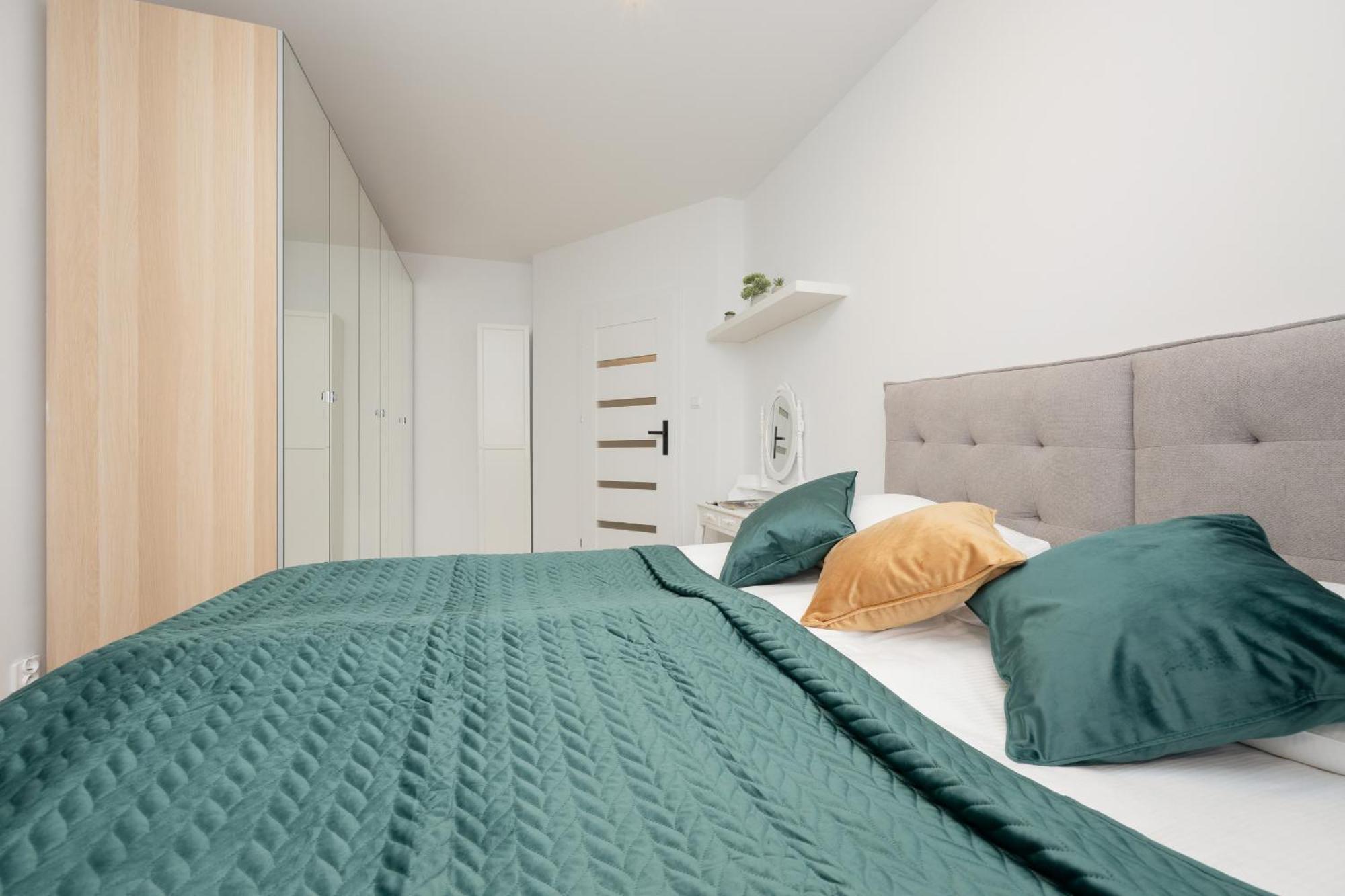 One-bedroom With Two Balconies In By Renters *