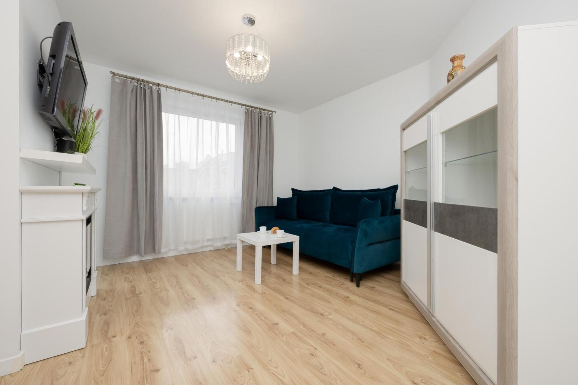 Apartament One-bedroom With Two Balconies In By Renters Warszawa