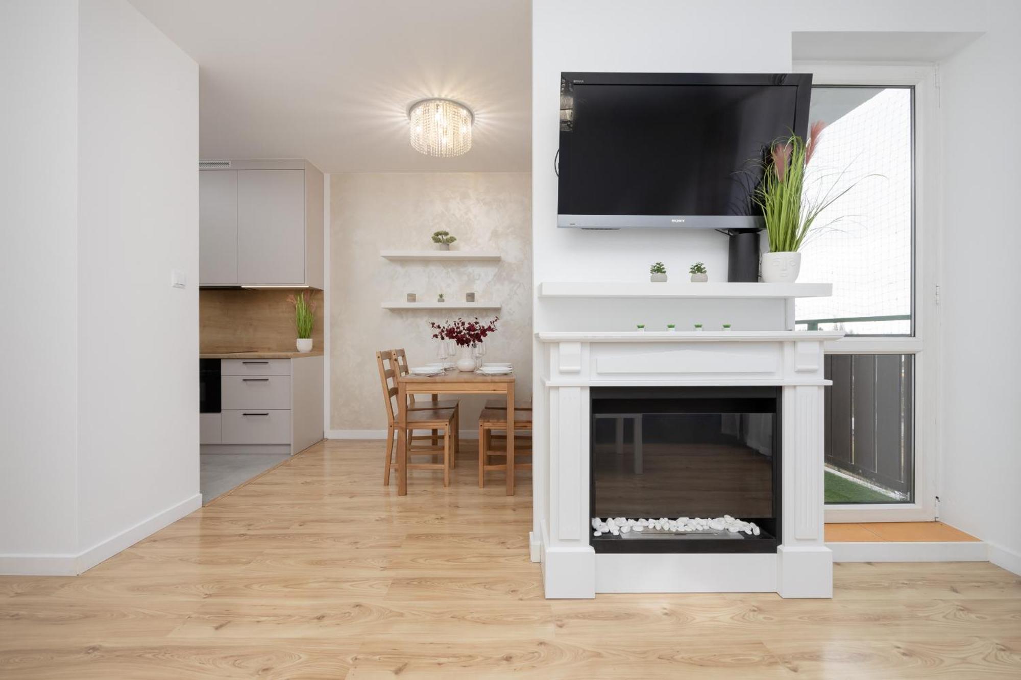One-bedroom With Two Balconies In By Renters *