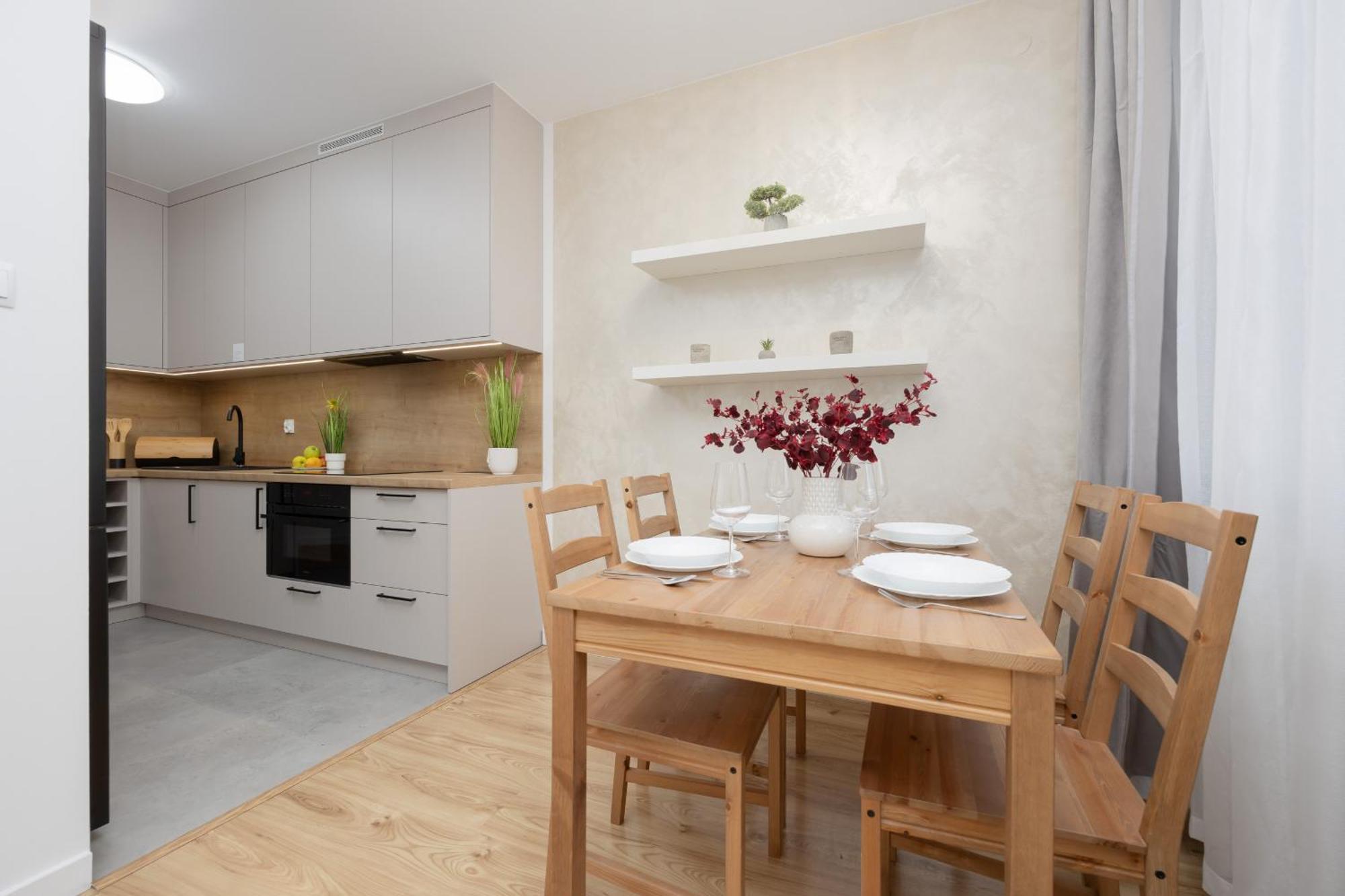 One-bedroom With Two Balconies In By Renters