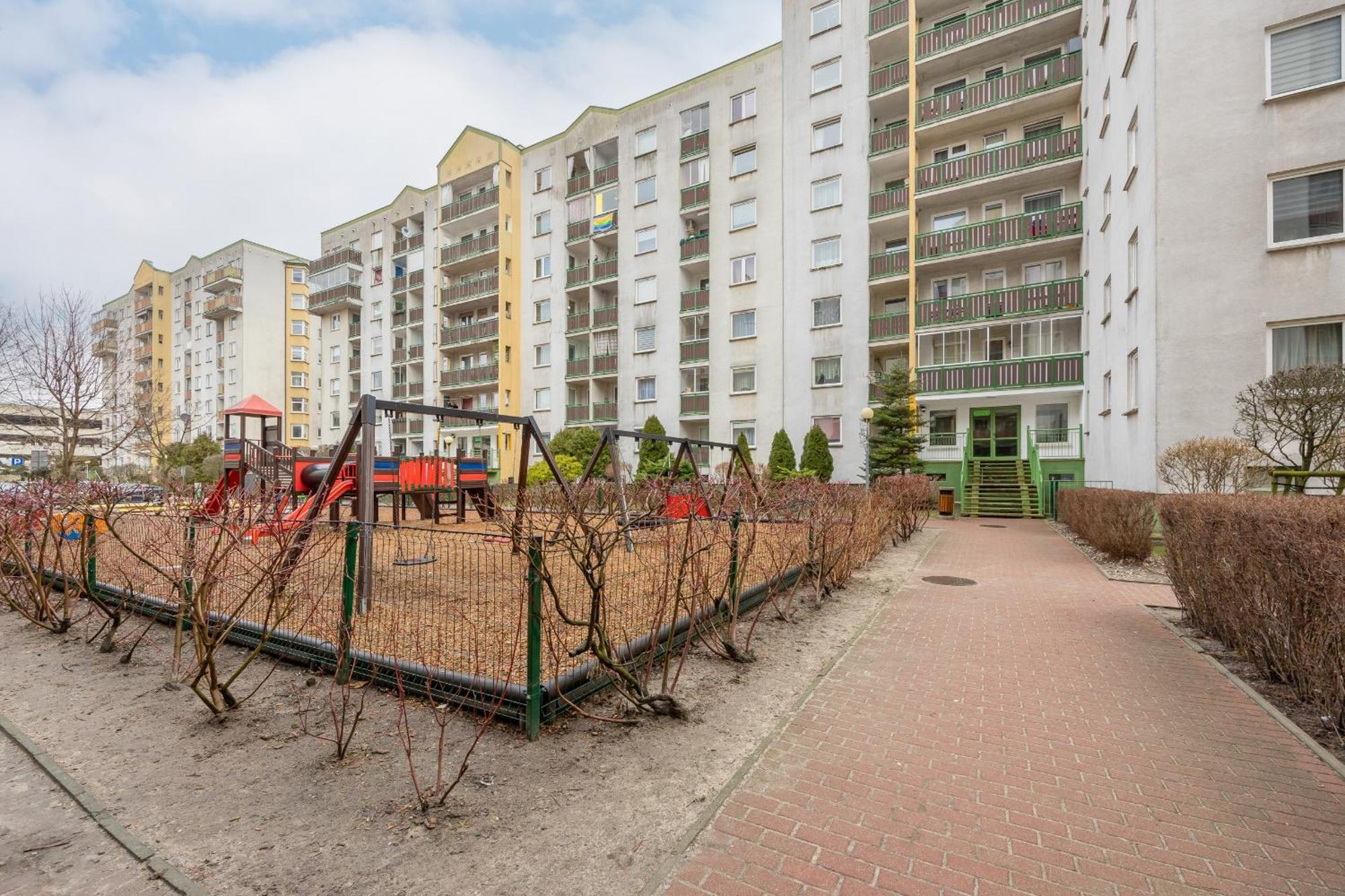One-bedroom With Two Balconies In By Renters Apartament