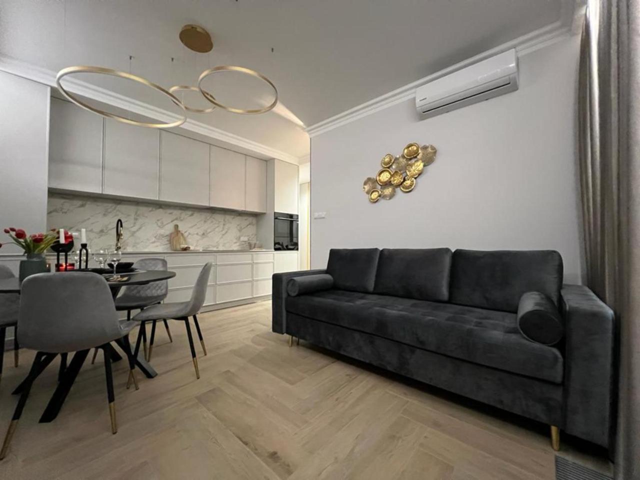 Vipwarsawapartments Pl Gold Mennica Apartment Warschau
