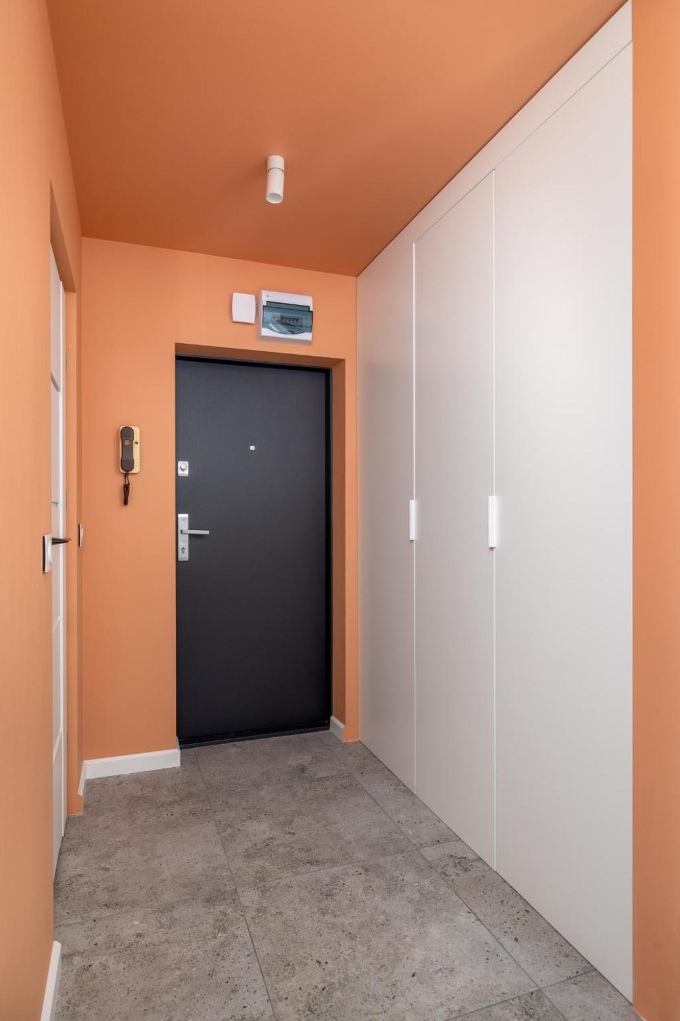 Muranow Modern With Balcony Ecru Wwa70 Apartment Warsaw