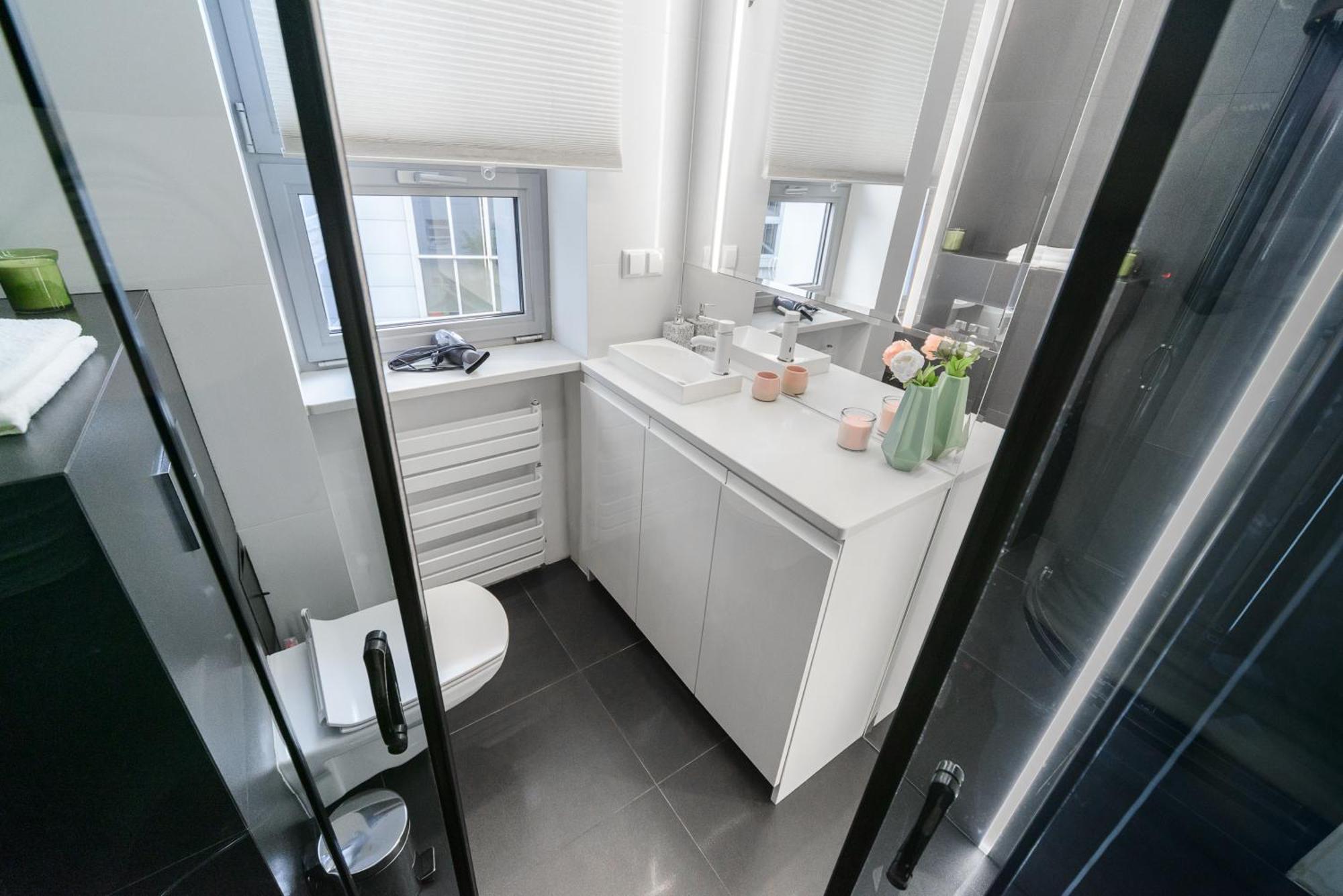 Lumina Design With Beautiful View Apartment