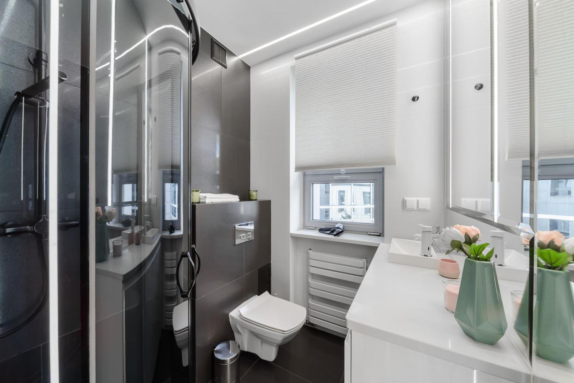 Apartment Lumina Design With Beautiful View Warschau