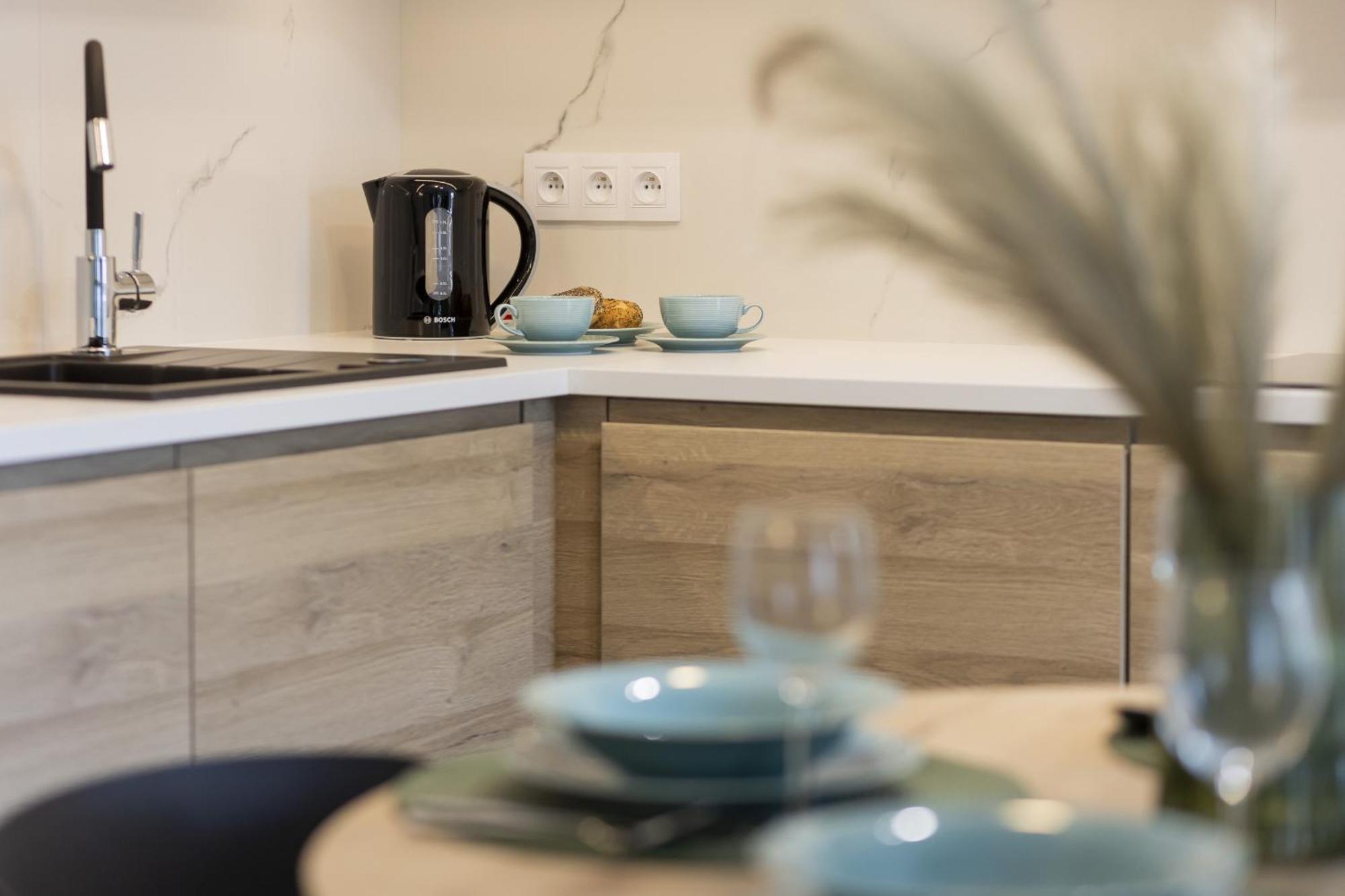 Apartment Aleja Solidarnosci Modern & Cozy Downtown By Renters