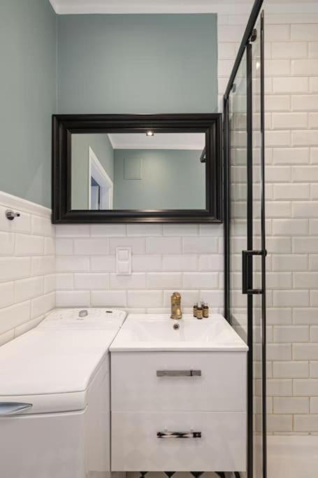 Ecru Elegant & Charming With Bedroom Wwa15 Apartment Warsaw