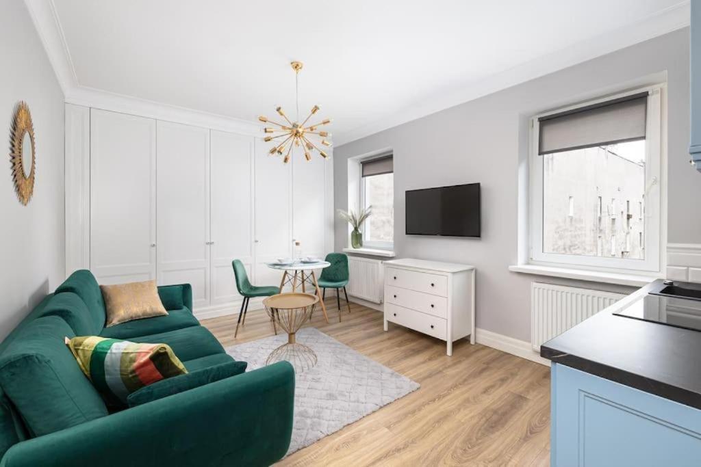 Ecru Elegant & Charming With Bedroom Wwa15 * Warsaw
