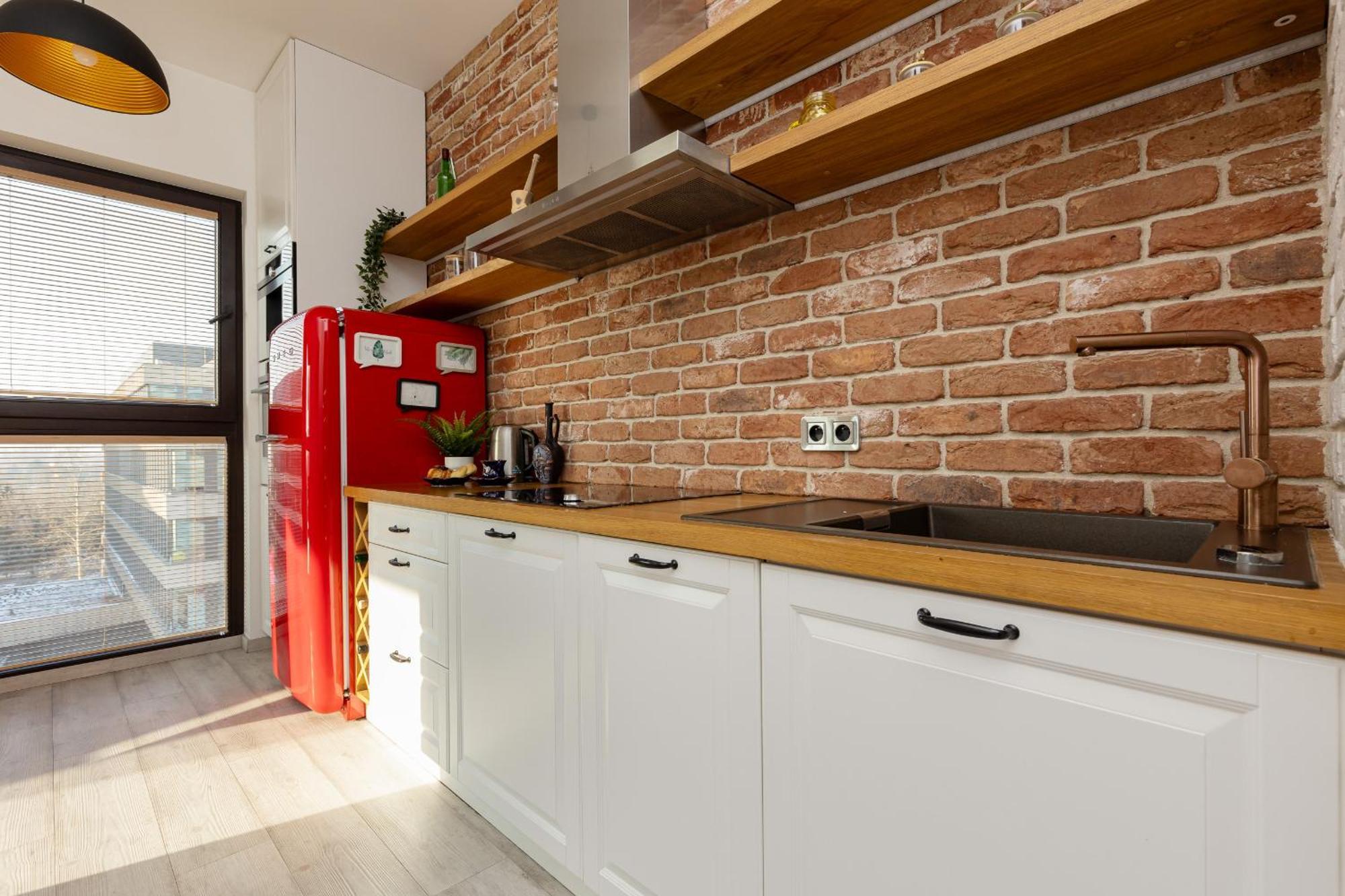 Emerald With Parking By Renters