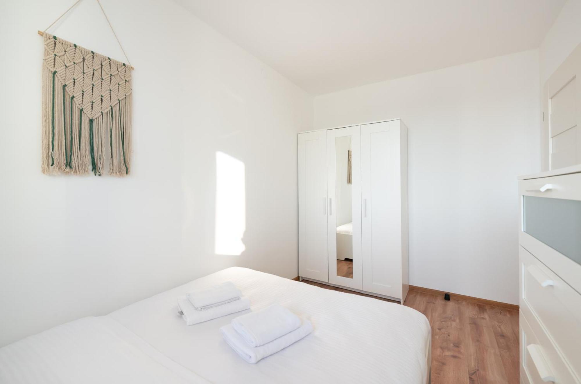 Metro Targowek Comfy Apartment
