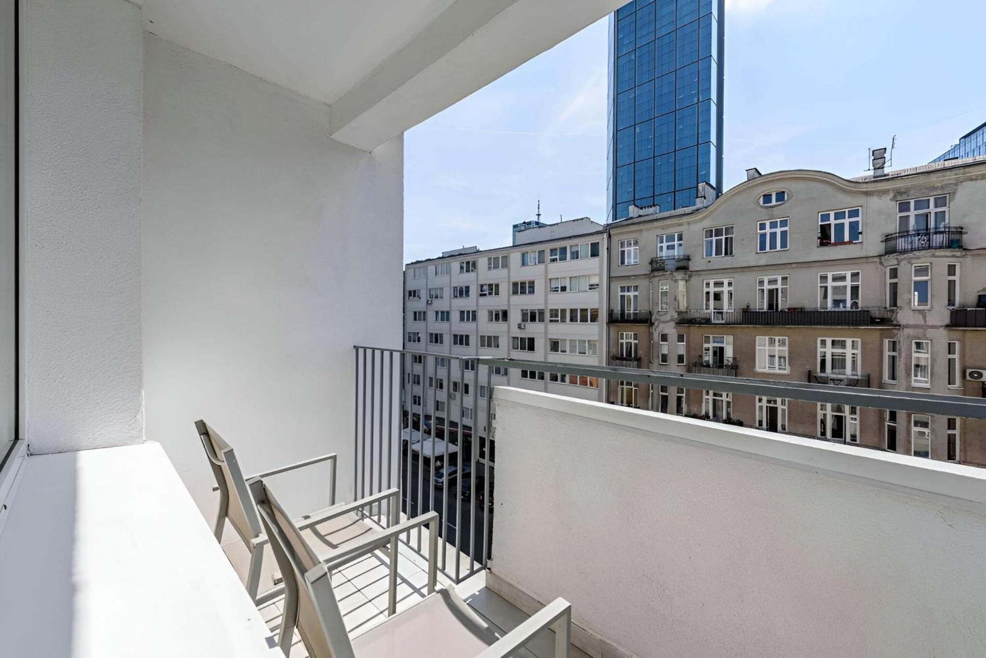 Leisure Central Zlota Lovely 2 Bedroom Apartment