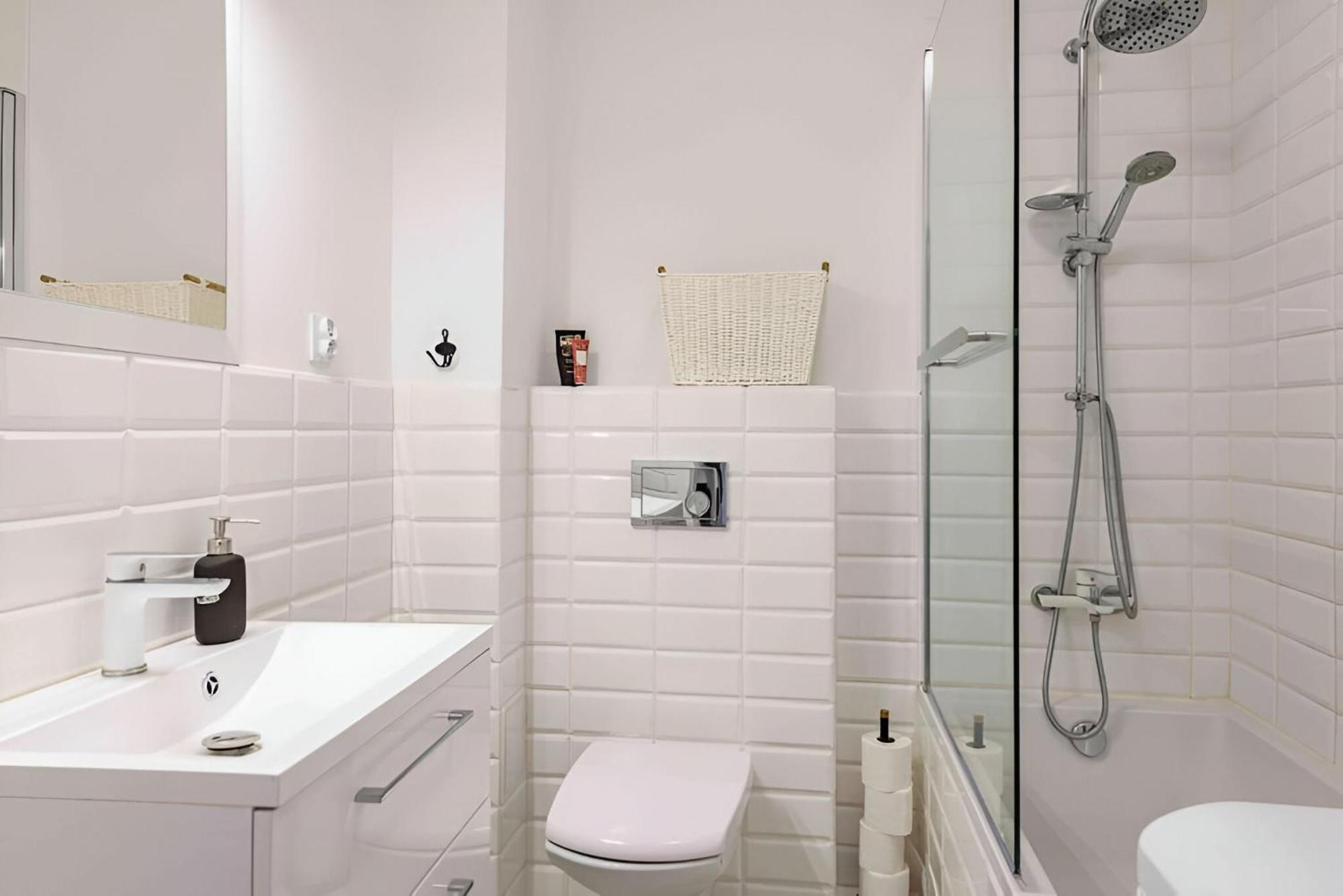 Apartment Leisure Central Zlota Lovely 2 Bedroom Warsaw
