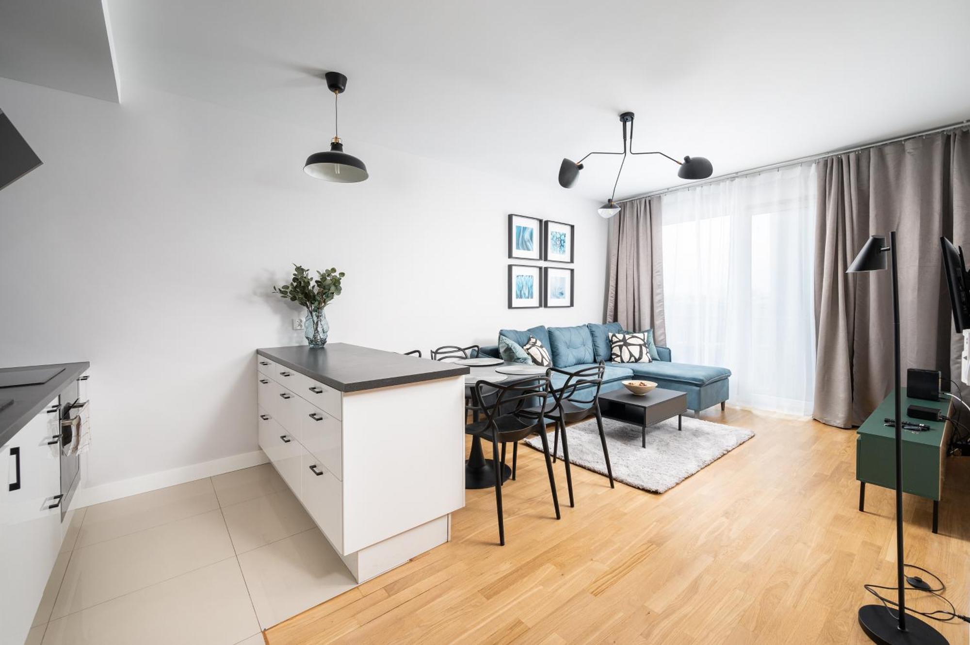 Metro Mlynow Homely Apartment