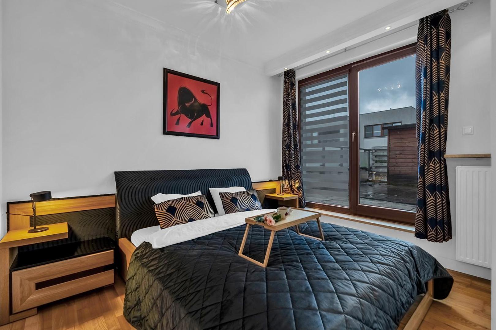 Căn hộ Sokratesa Business - 52m2 Terrace, Parking, Metro Nearby - By Rentujemy Warsaw