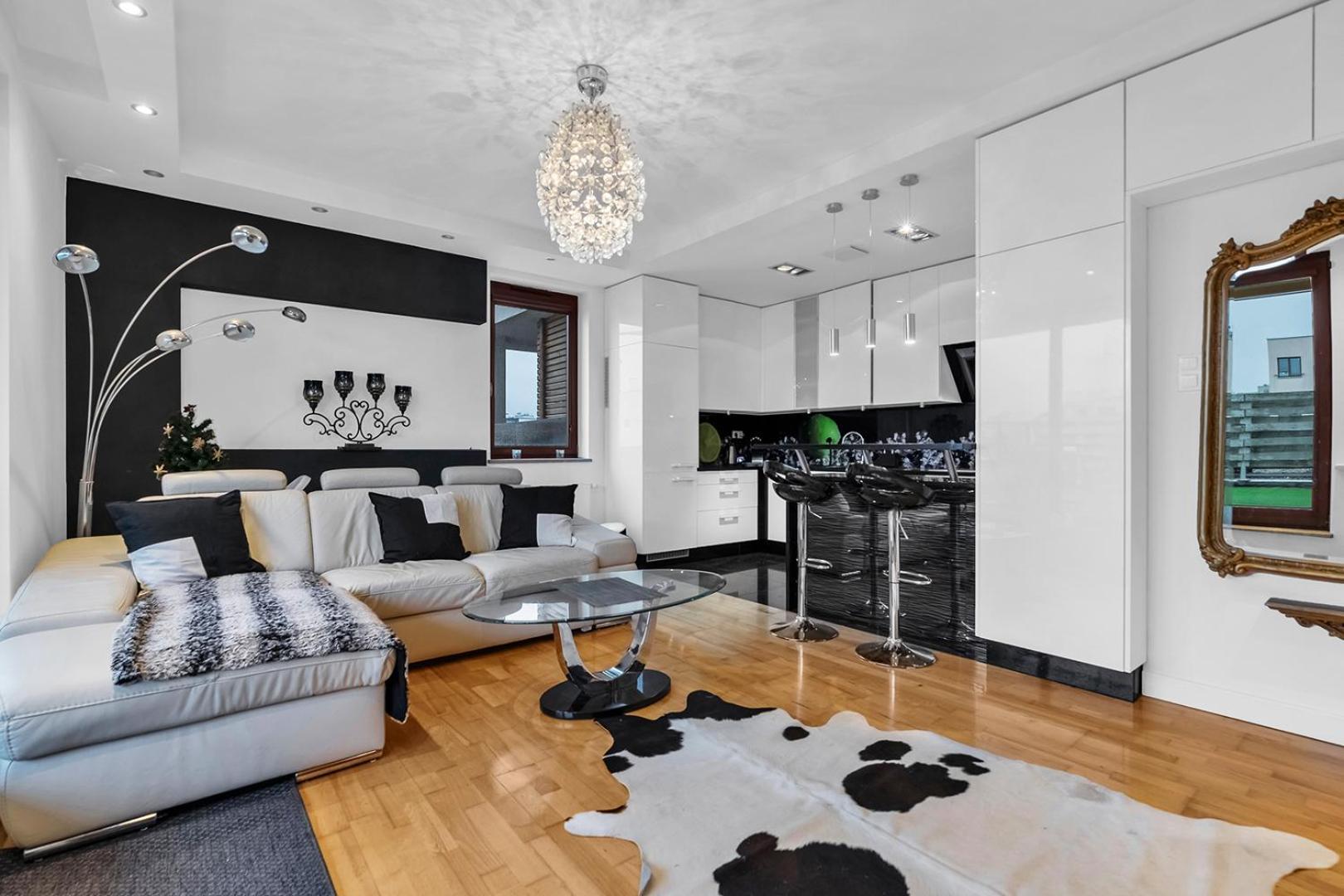 Sokratesa Business - 52m2 Terrace, Parking, Metro Nearby - By Rentujemy