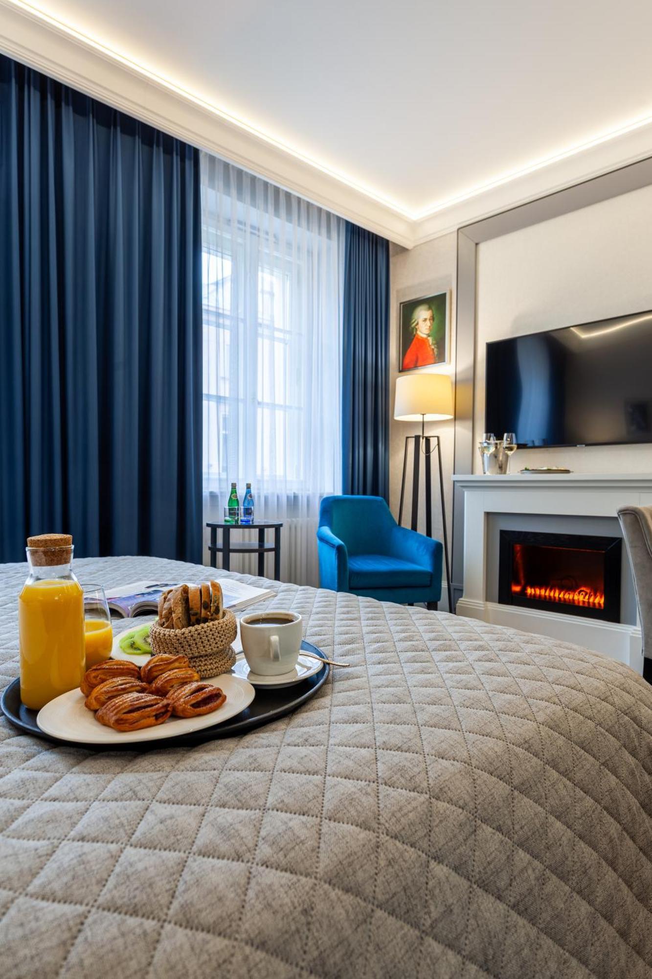 Hotel Teatro Boutique Old Town - Destigo 4*