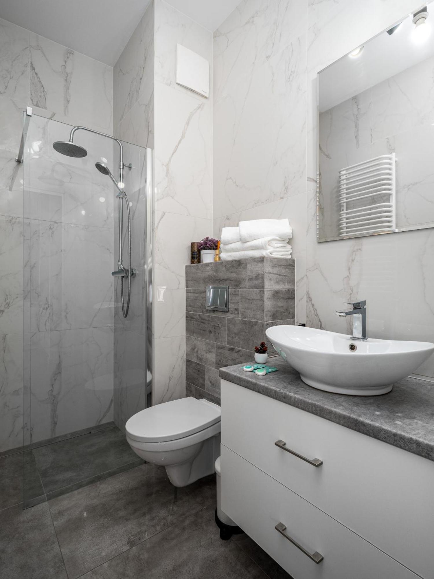 Apart D&k Free Parking Aleja Prymasa Tysiaclecia 83a * Warsaw
