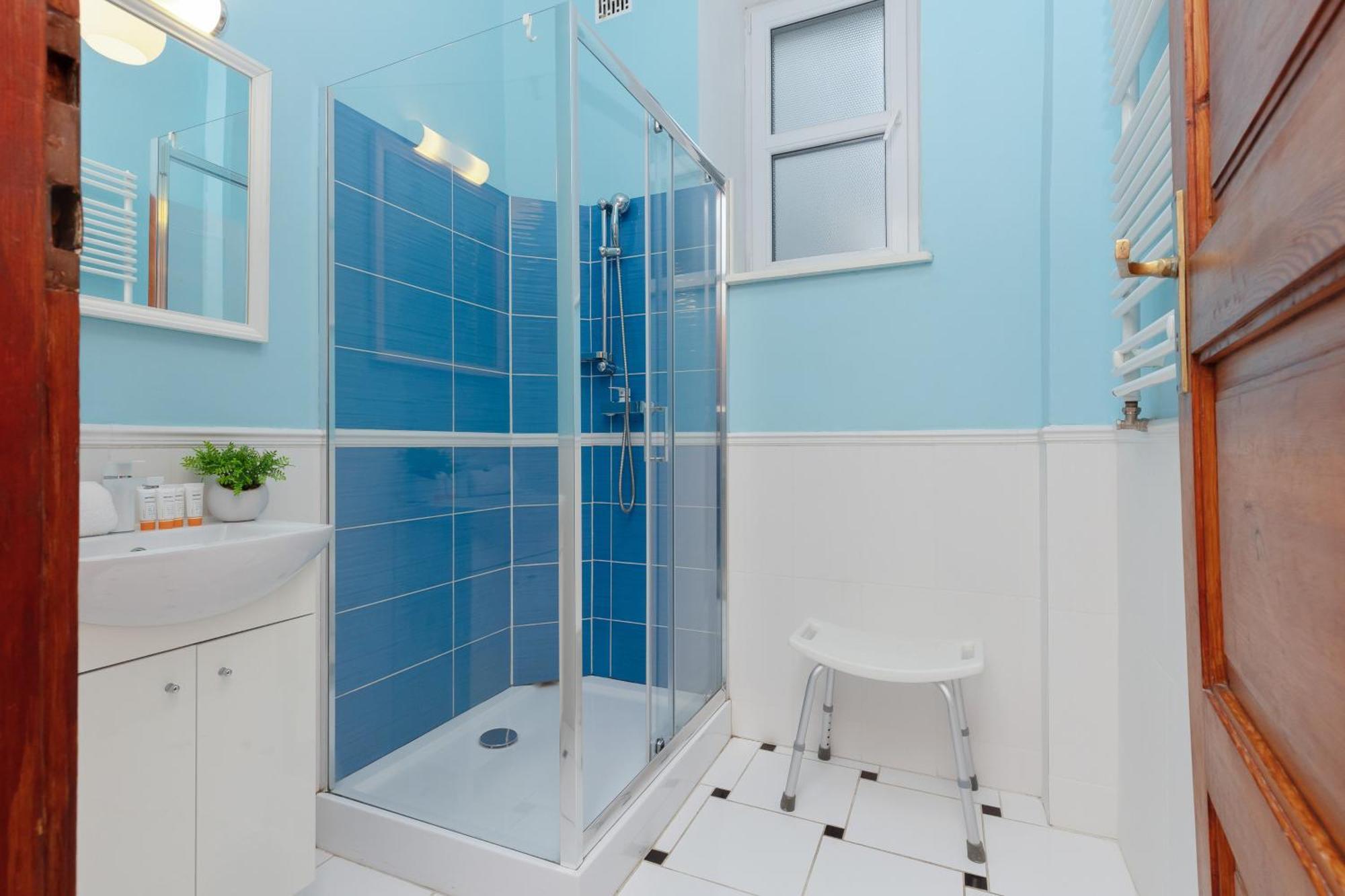 Vintage Praga By Renters *