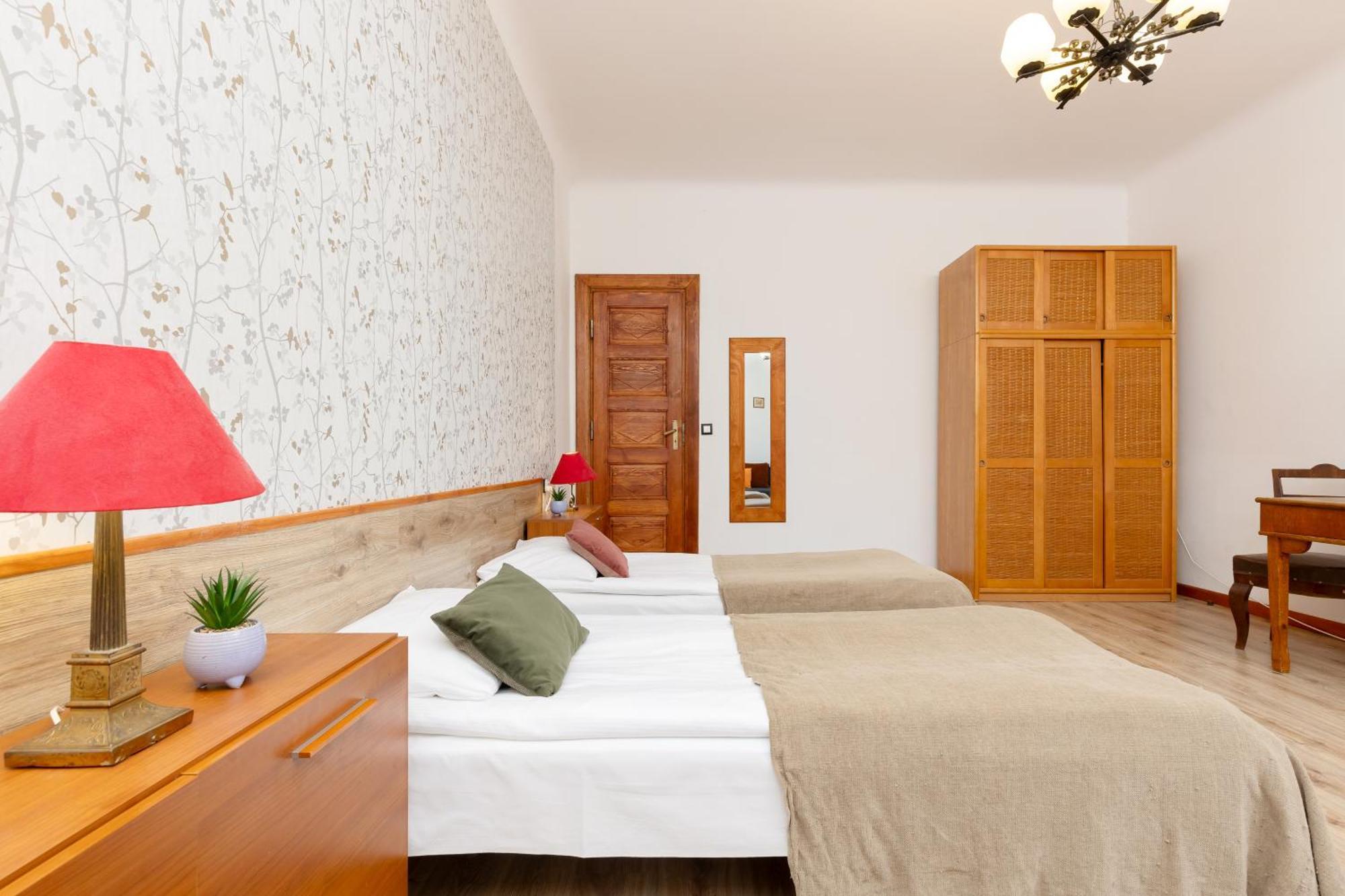 Vintage Praga By Renters