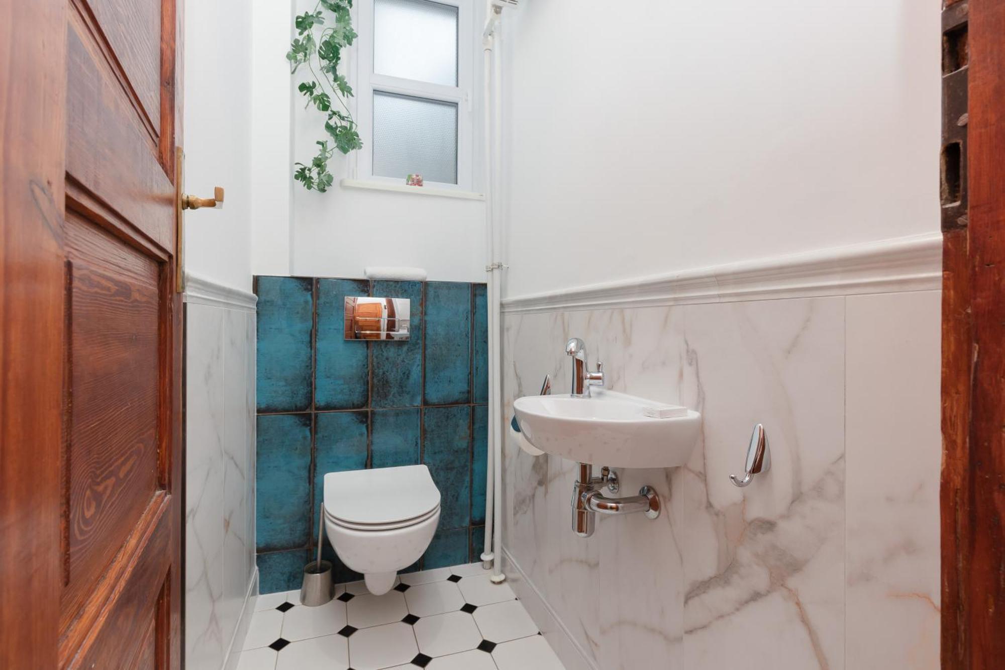 Vintage Praga By Renters