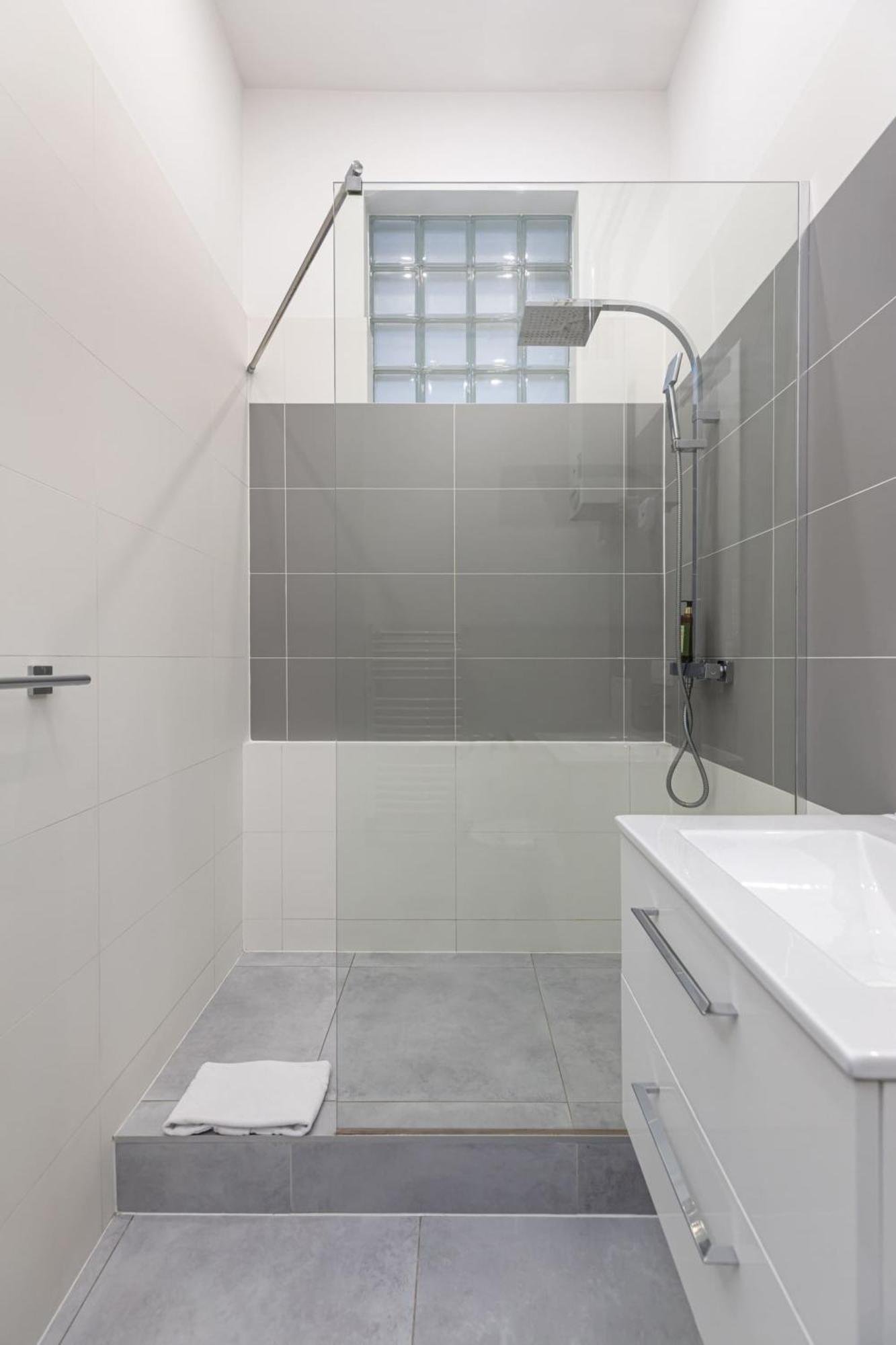 Căn hộ Stylish Swietojanska By Renters Warsaw