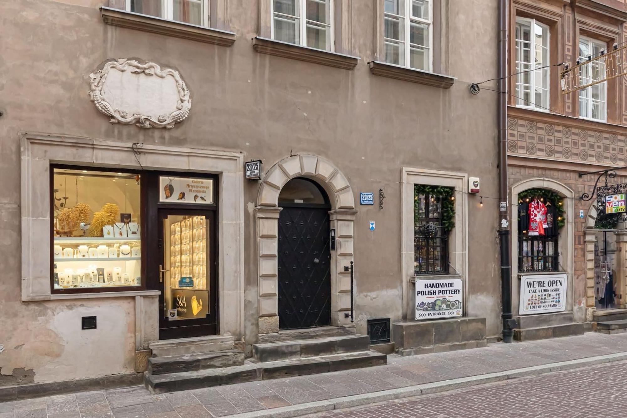 Stylish Swietojanska By Renters *