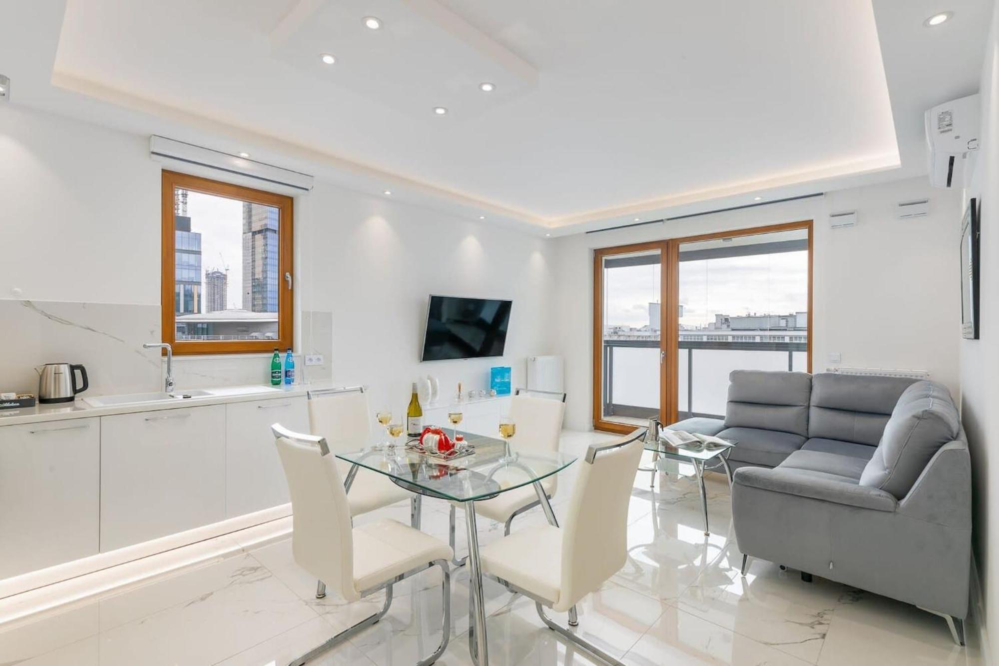 Karolkowa 28 - Prestigious With Balcony By Renters Prestige Apartment Warsaw