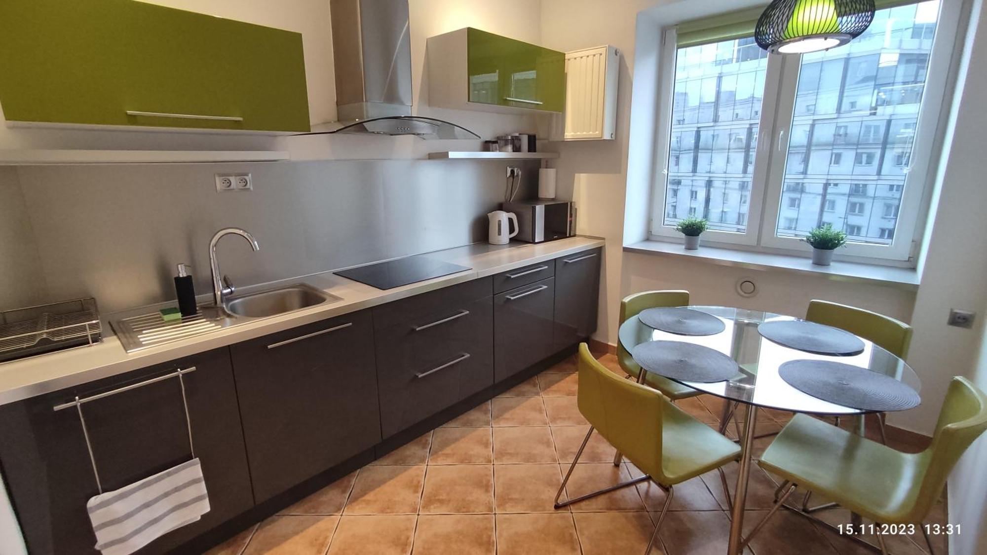 Be My Guest - Krucza Elegant - Rondo De Gaulle'a Center Of Metro Wi-fi Breakfast *
