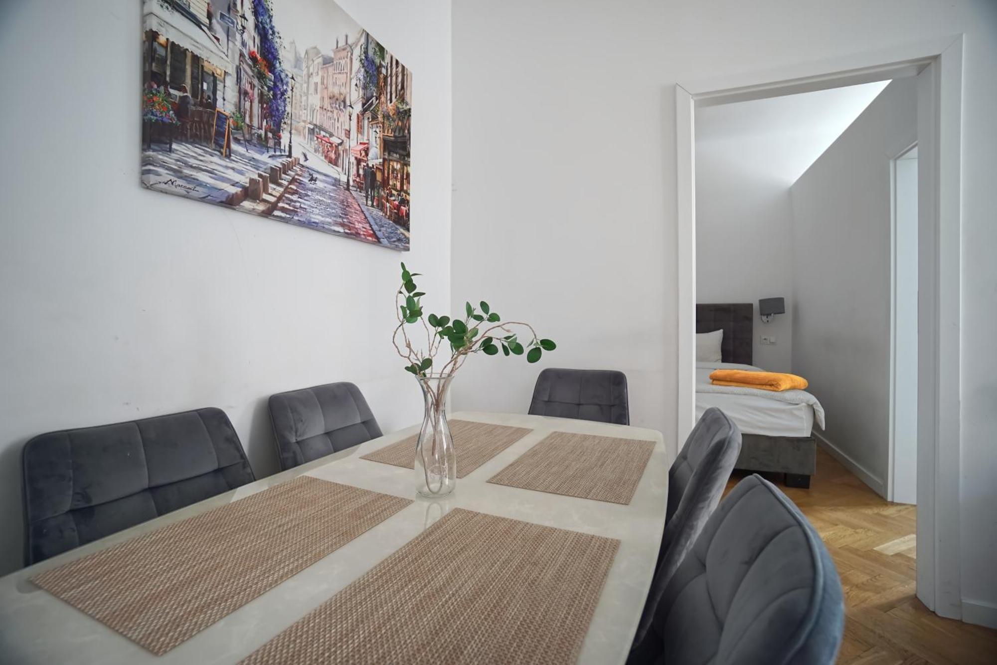 Premium Old Town Apartment