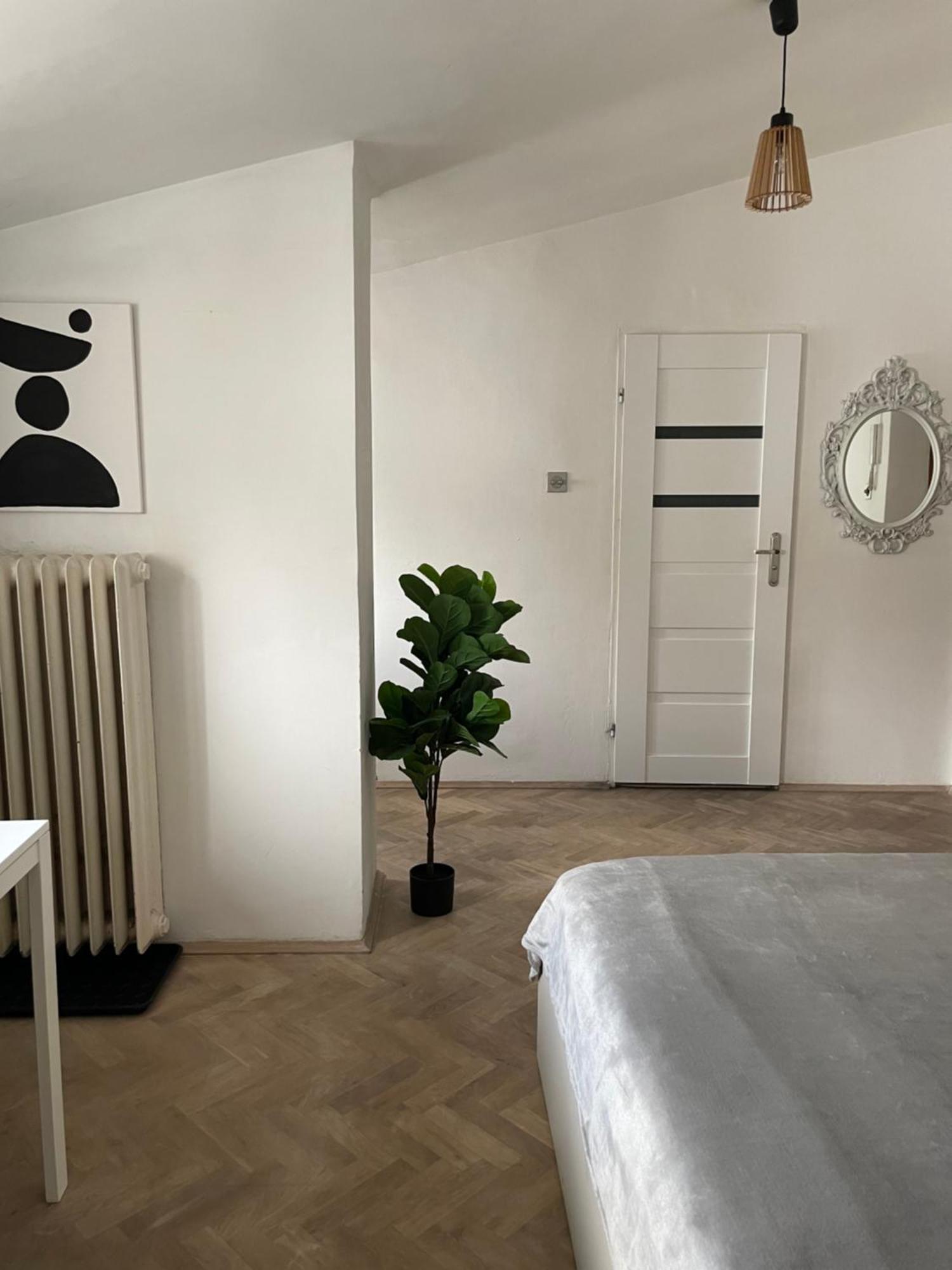 Apartment 26
