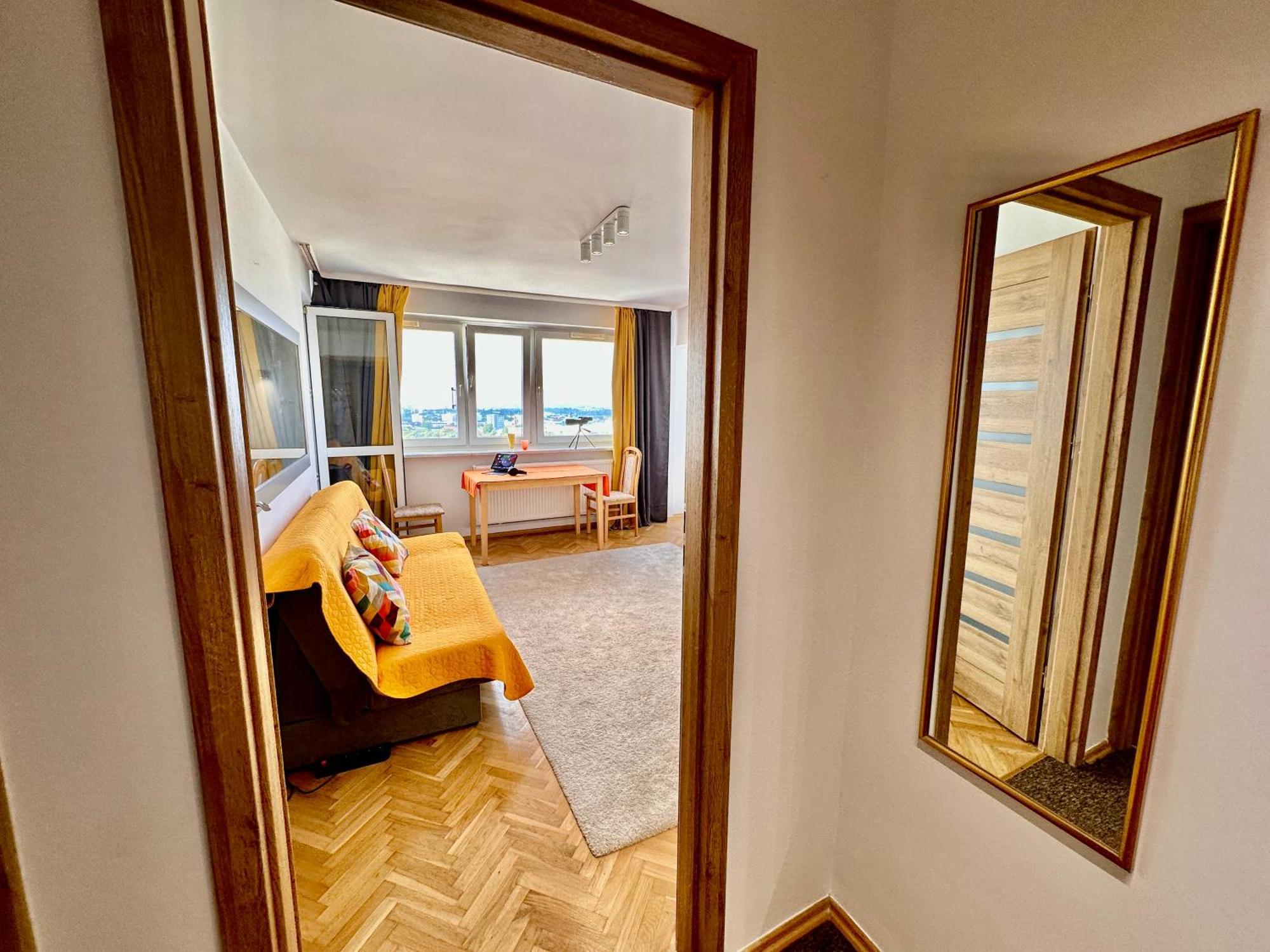 Orange 3 Fast Wifi 1gbs 85'tv Netflix Hbo Disney+ Skyshowmax Apartment *