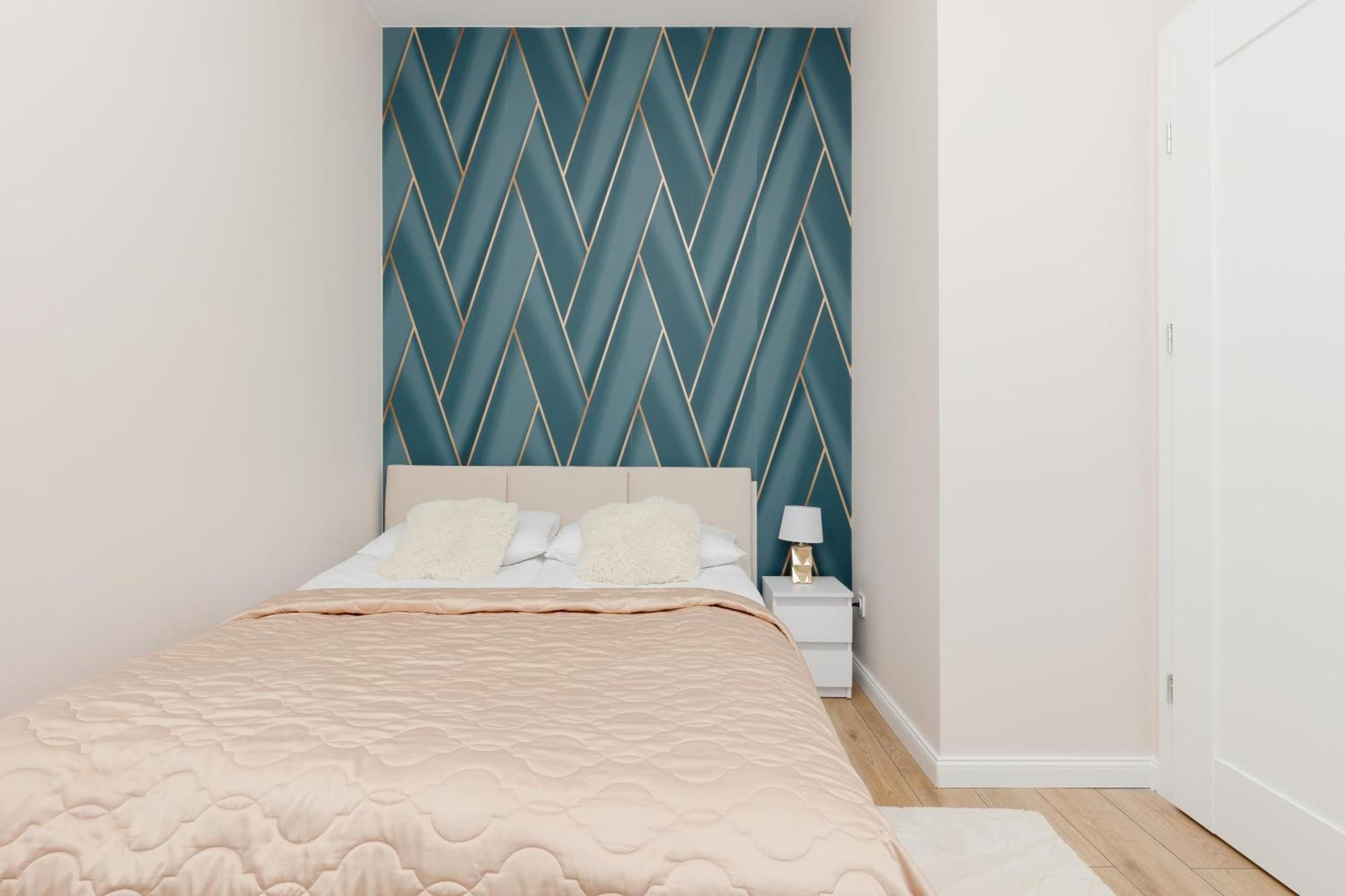 Kotsisa With Parking By Renters Apartament