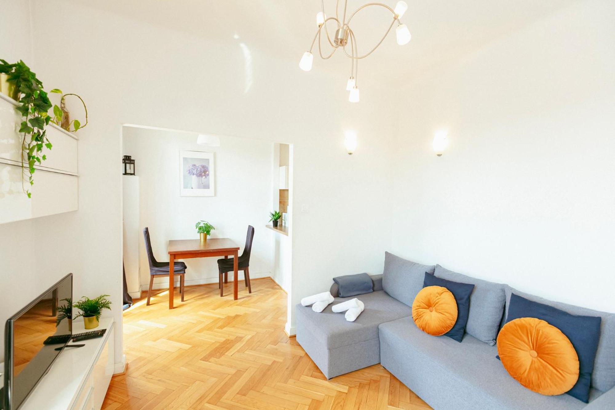 Plac Konstytucji 6 Grey: Spacious With Free Garage * Warsaw